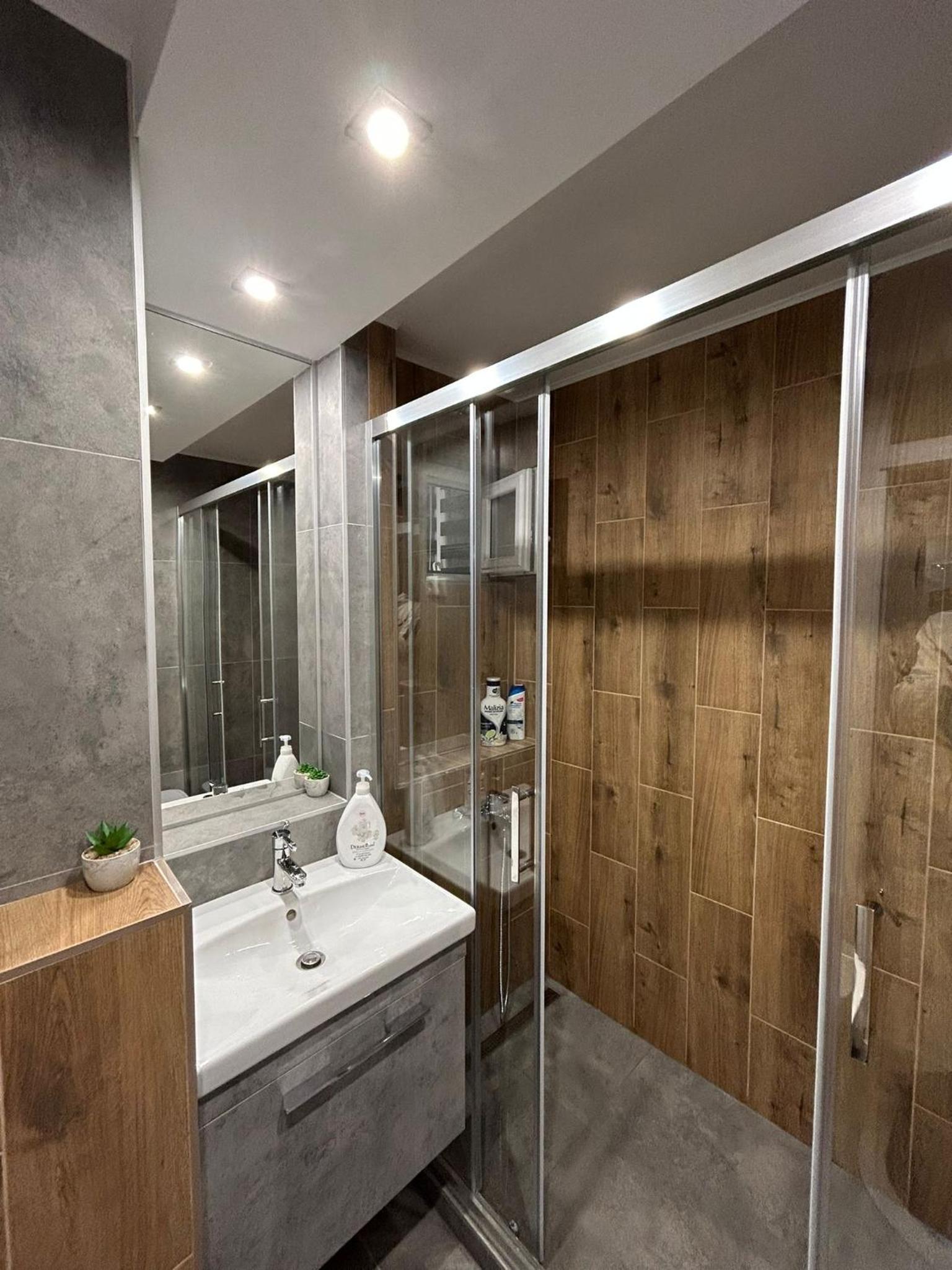 Mirrors Apartmani