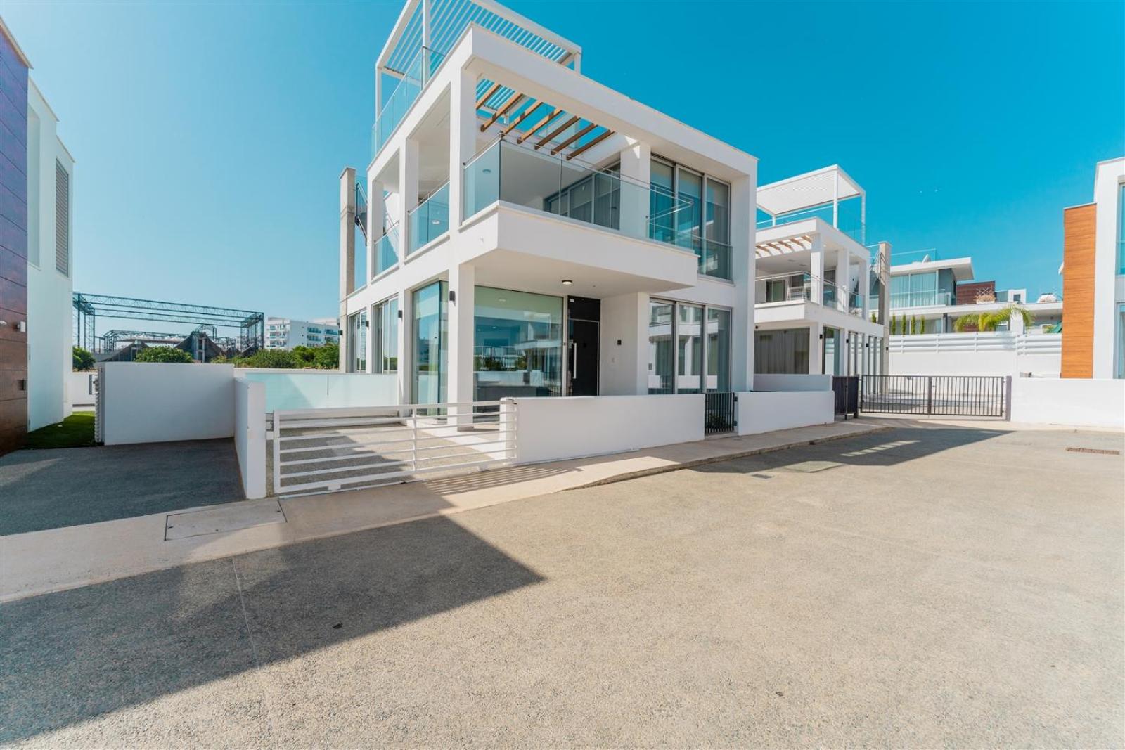 Imperial Jade V2 - Villa Semeli in Protaras