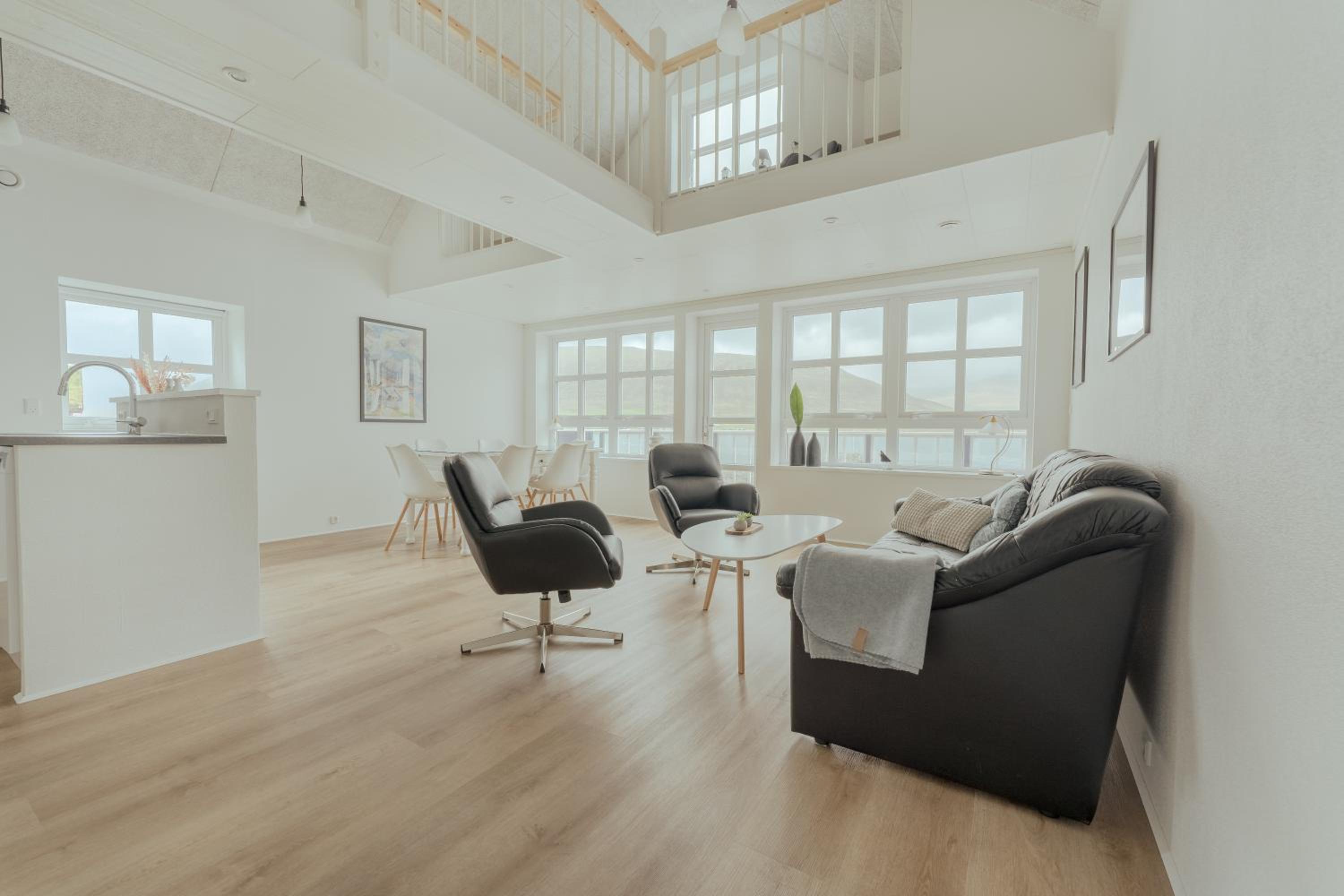 Dahlastova / Stunning Boathouse / Bay View / 3BR view 5