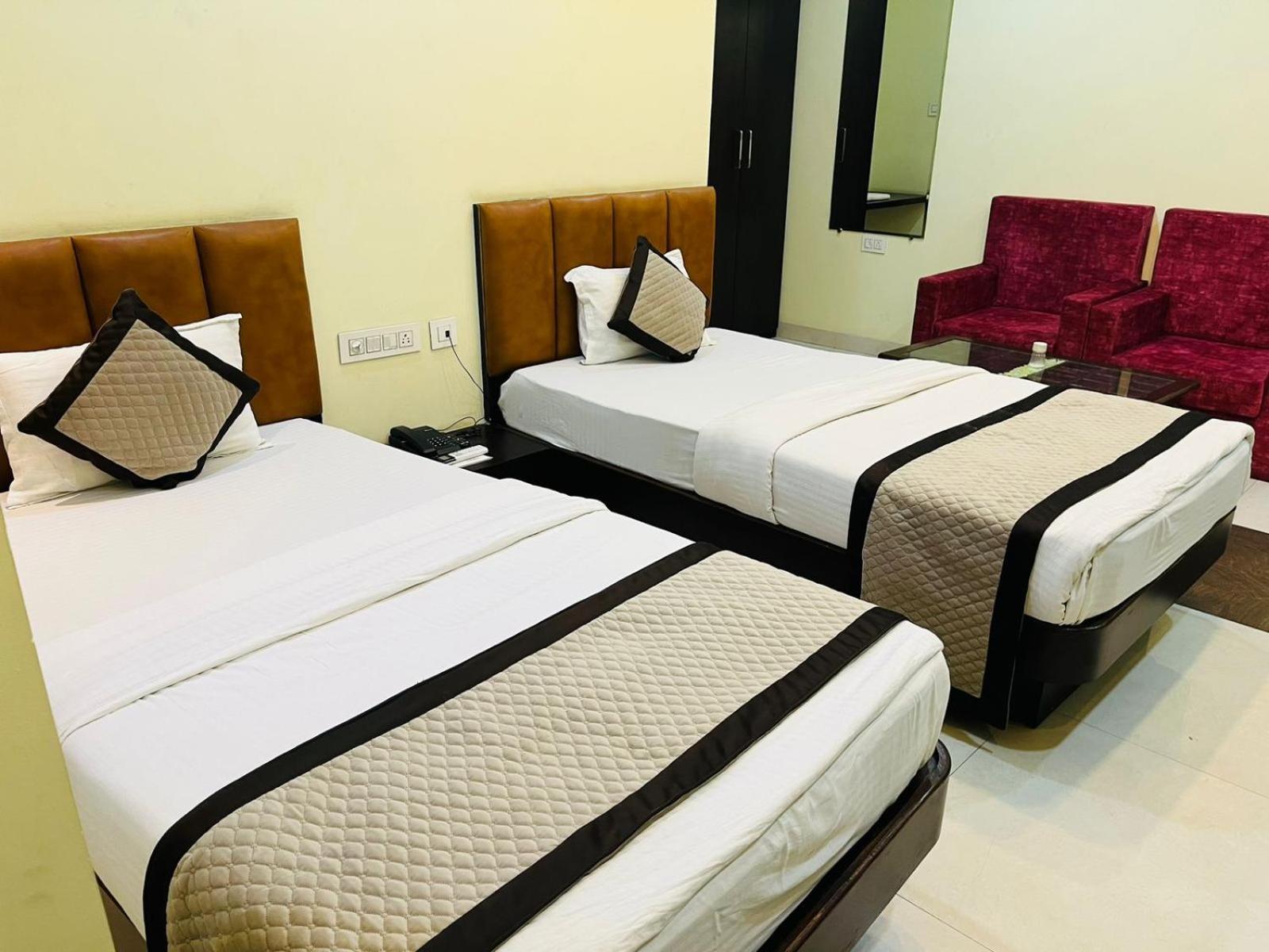 JMC Hotel Lavish view 4
