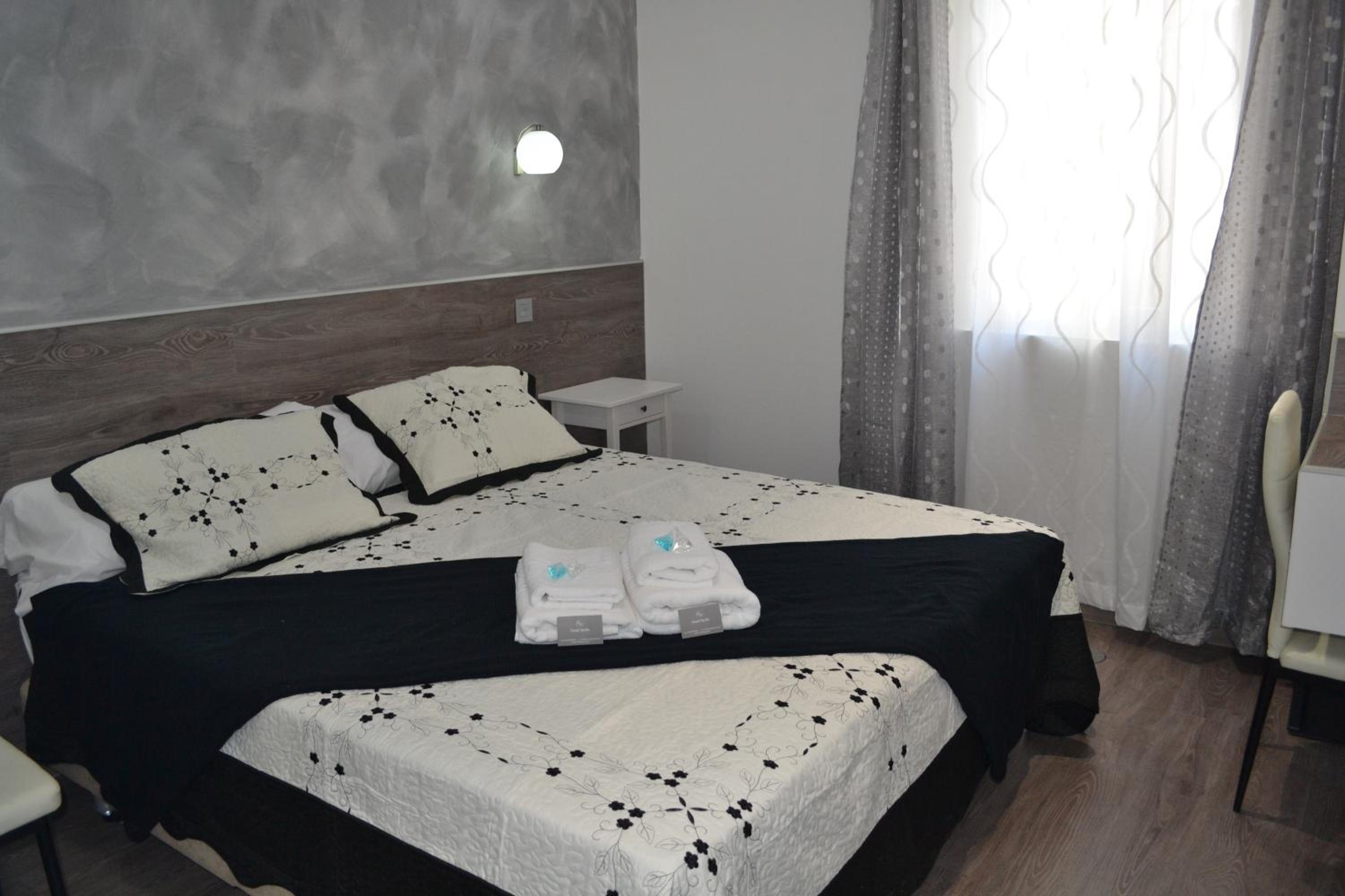 Hostal Meyra - Image 5