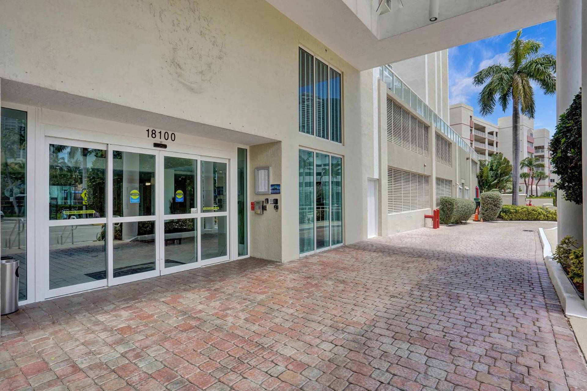 Hotel Marina Bay Sunny Isles 1005 - Image 1