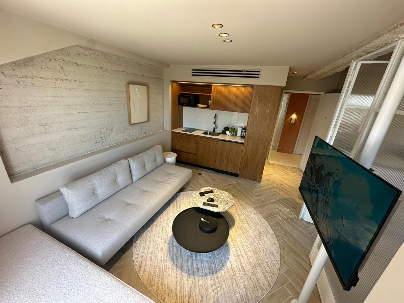 GoodHouse 404 - Beautiful 1 Bdr near Ben Yehuda Street view 4