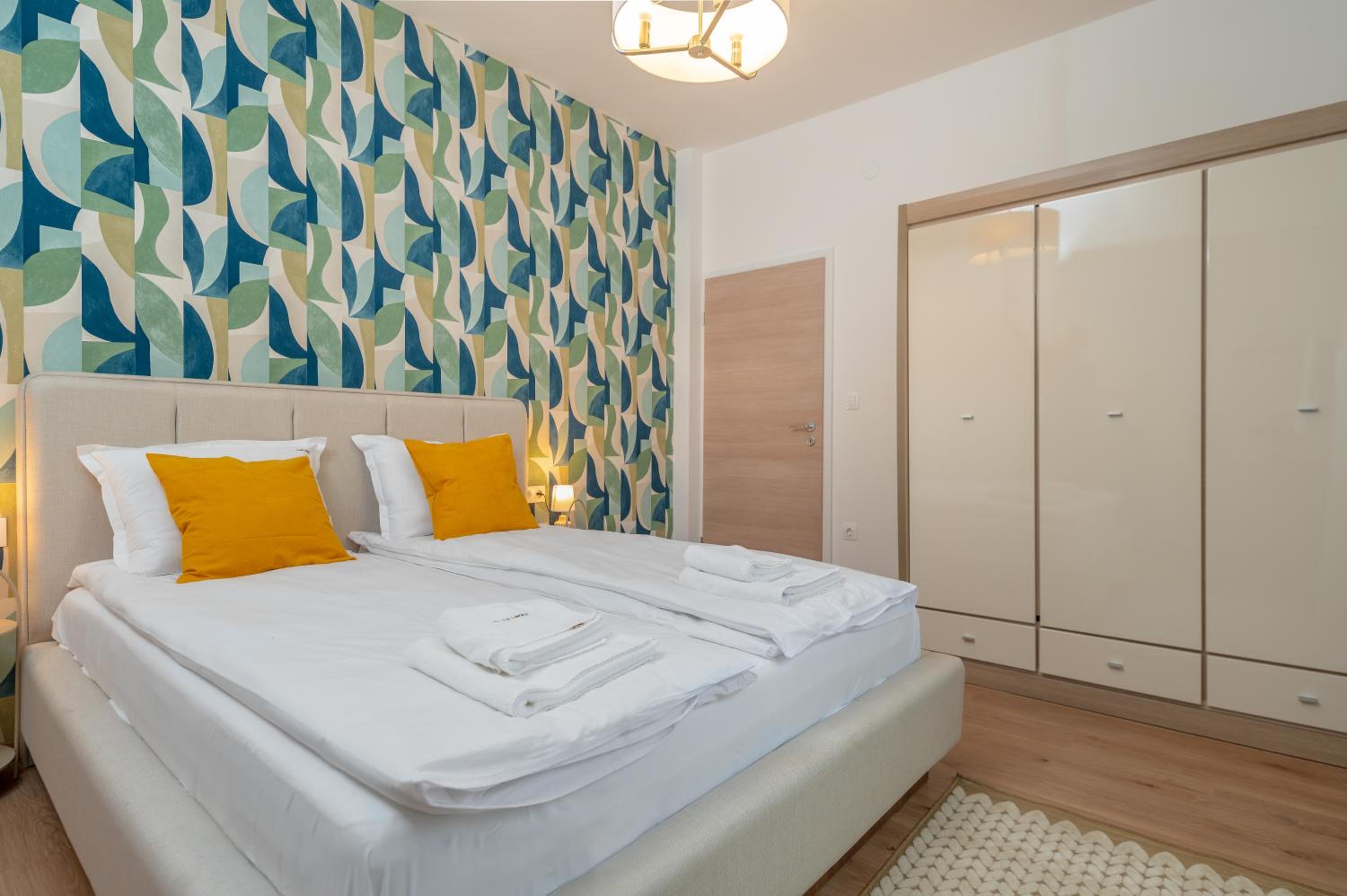 Bright Urban Retreat: Central Sofia 1 BD Apartment