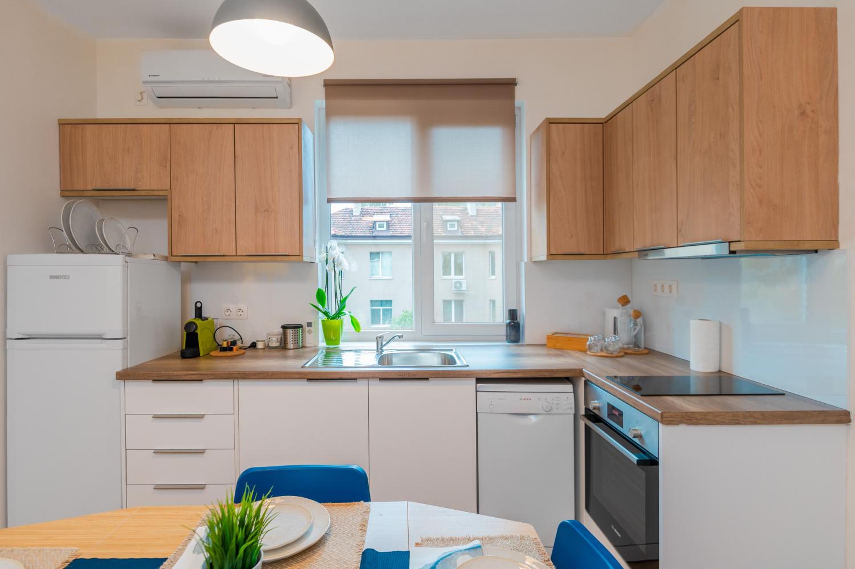 Bright Urban Retreat: Central Sofia 1 BD Apartment