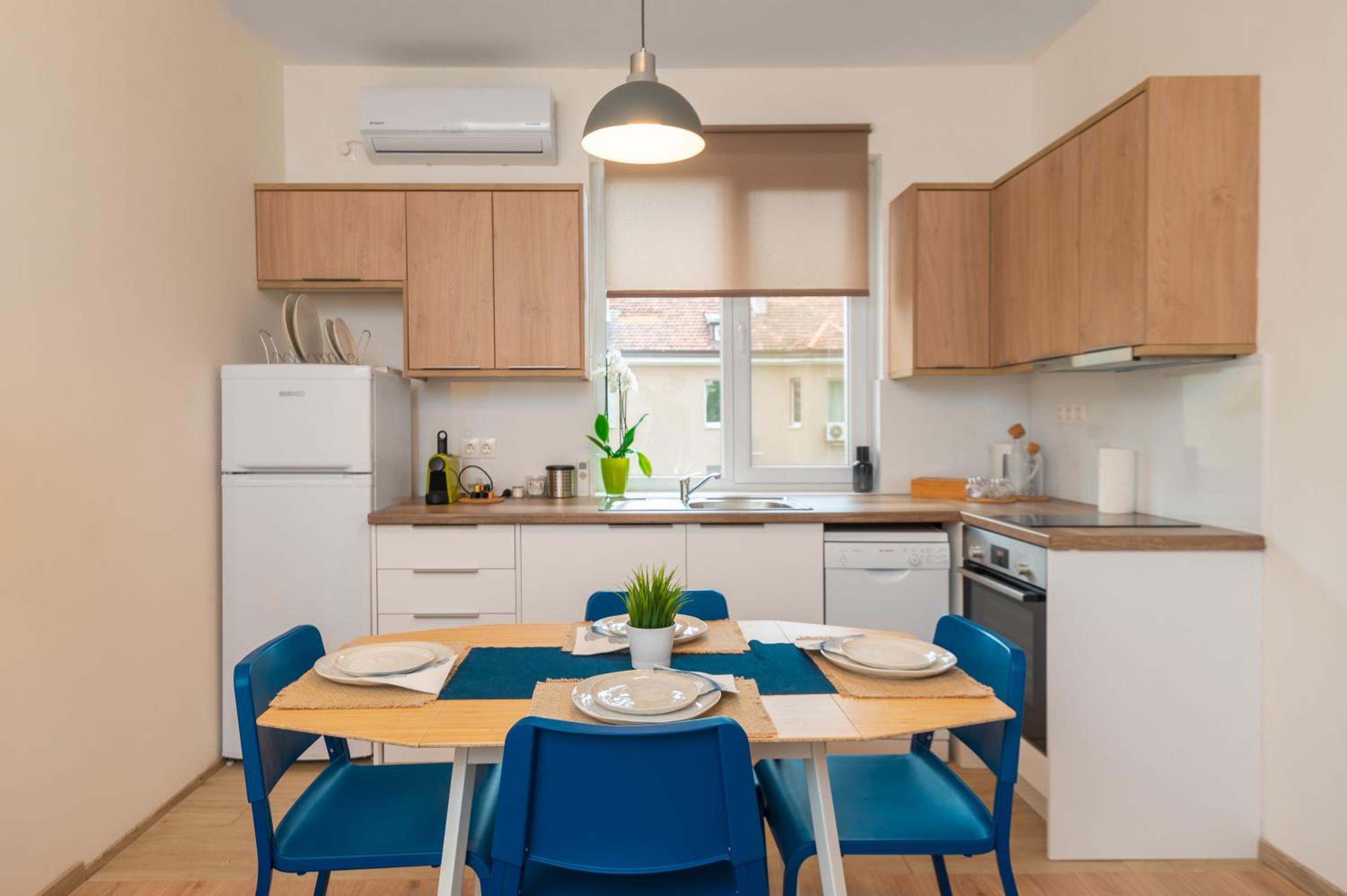 Bright Urban Retreat: Central Sofia 1 BD Apartment