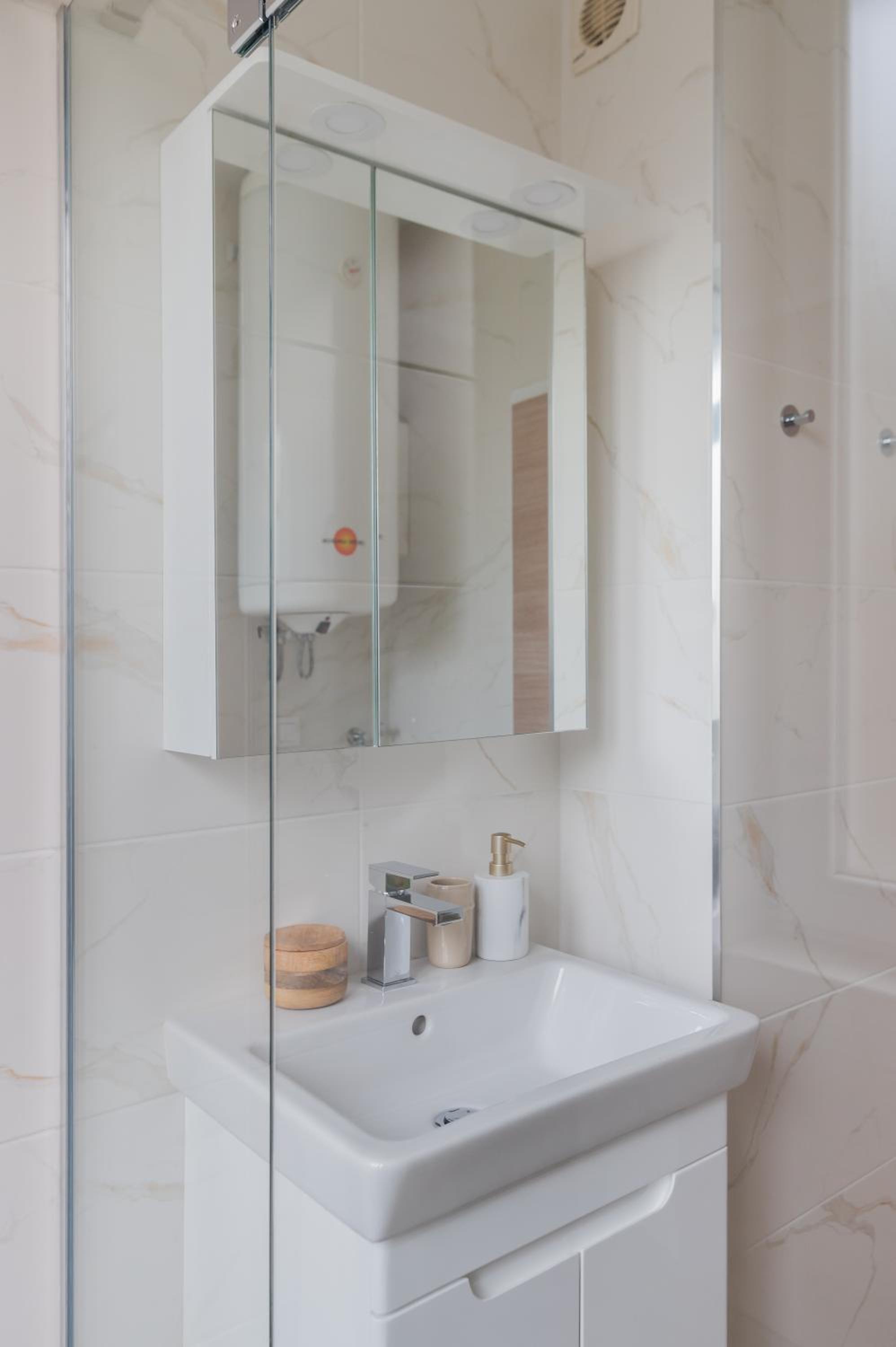 Bright Urban Retreat: Central Sofia 1 BD Apartment