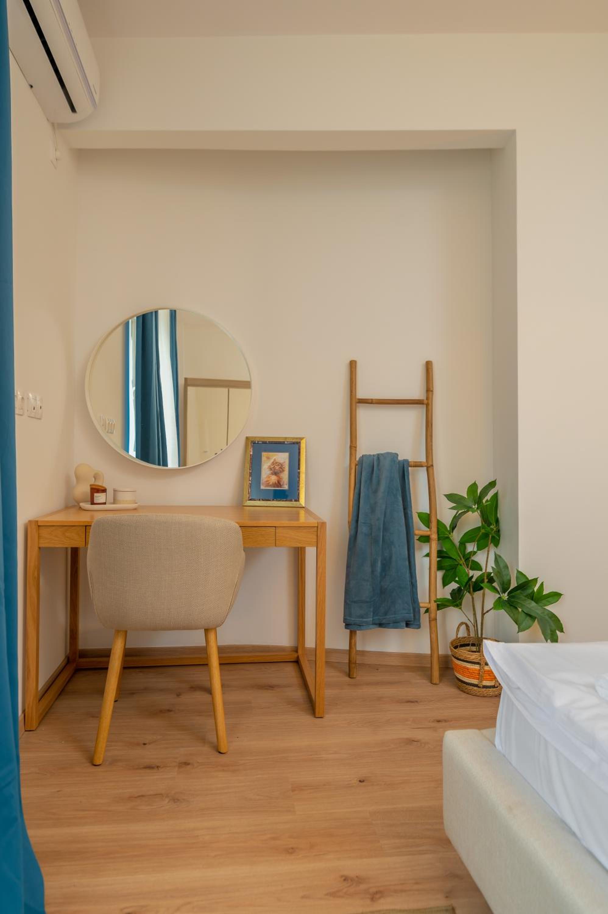 Bright Urban Retreat: Central Sofia 1 BD Apartment
