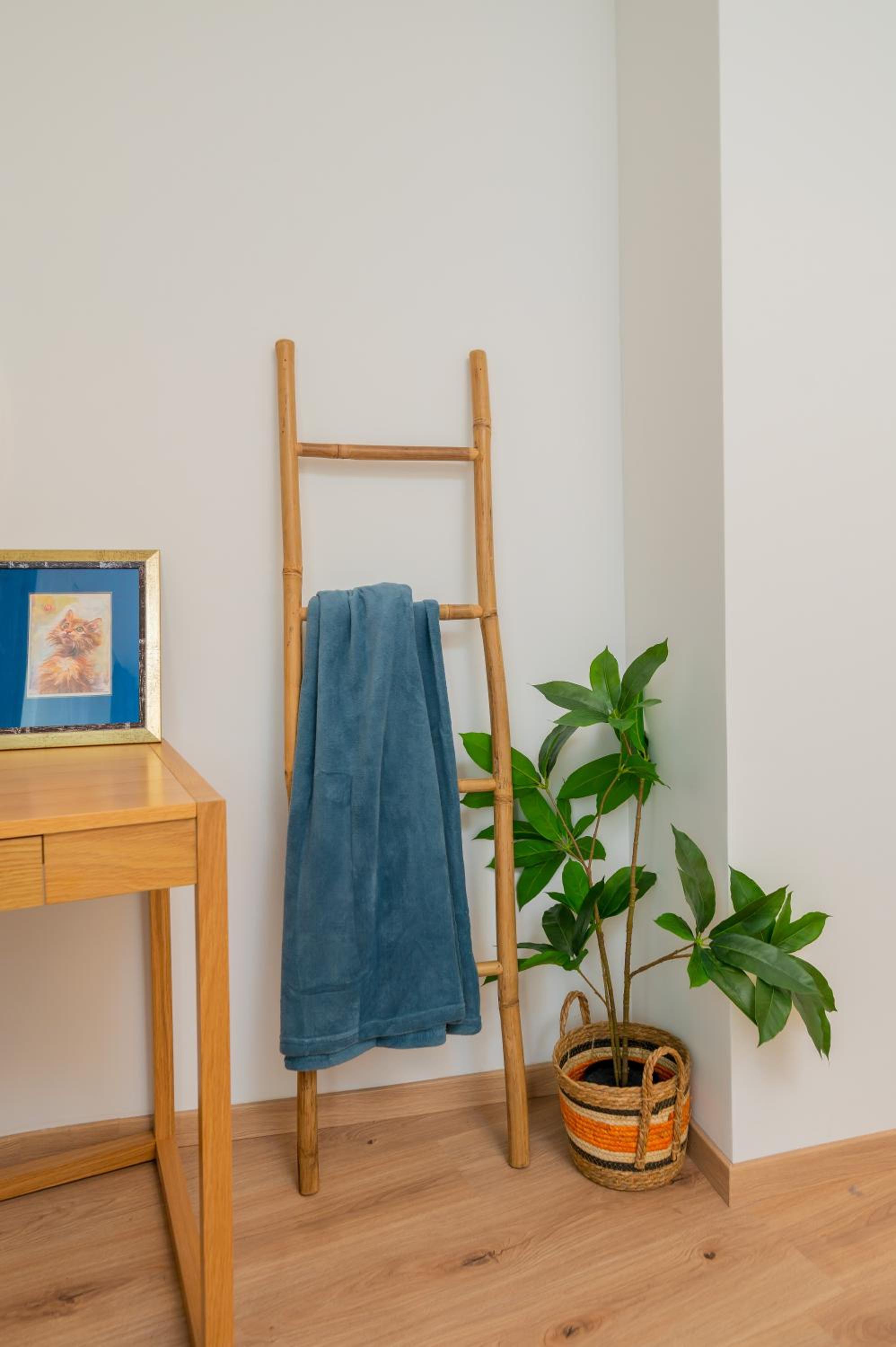 Bright Urban Retreat: Central Sofia 1 BD Apartment
