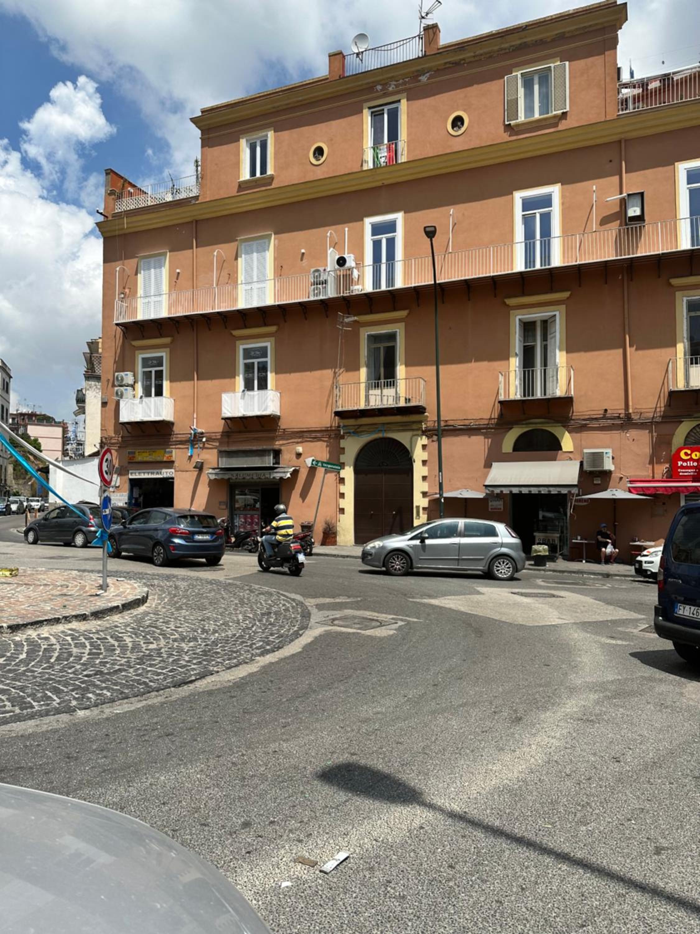 Di Vaio s Apartments adiacente metro Rione Alto
