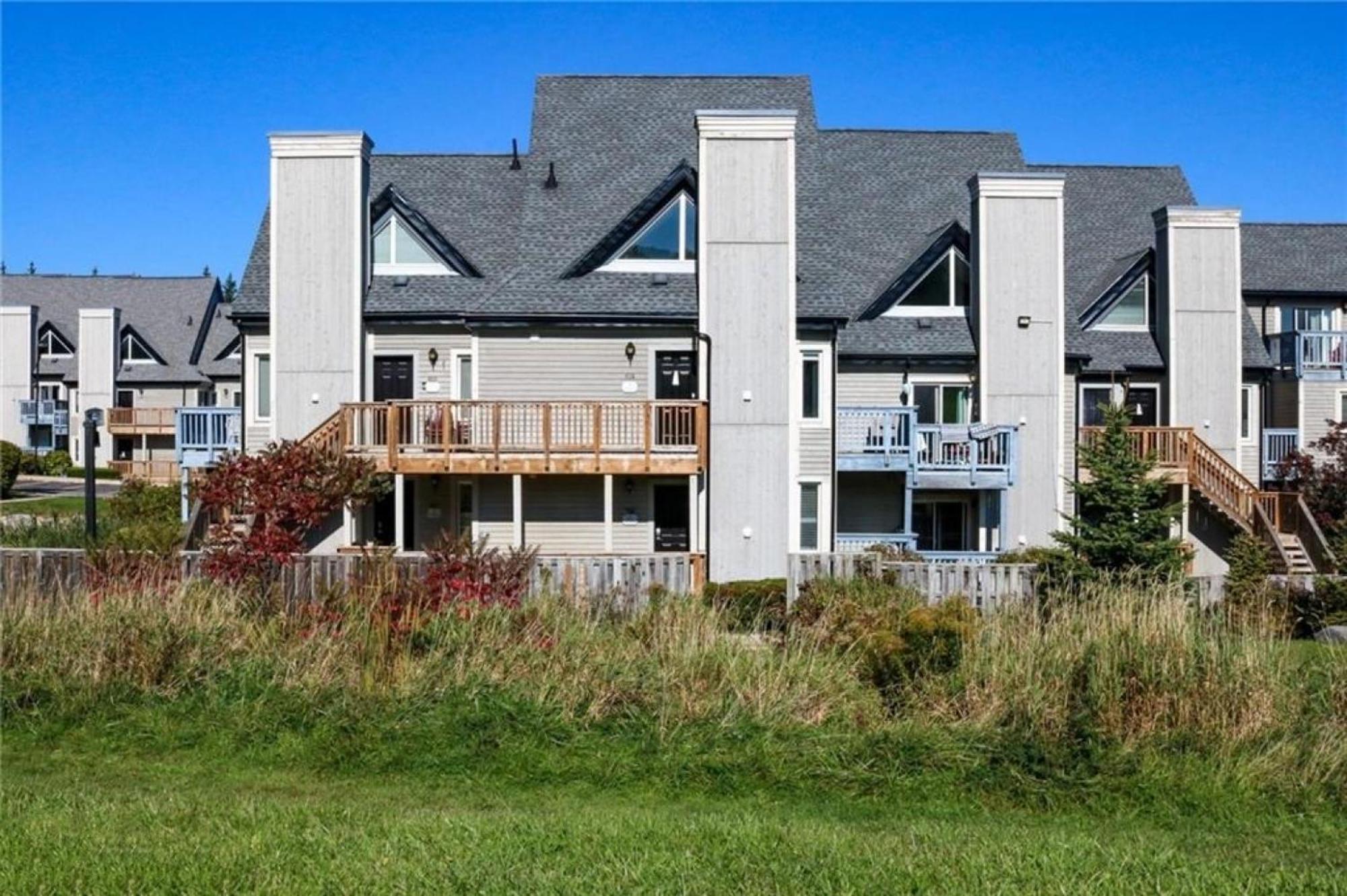 Hotel Blue Mountain at your Door Step - Image 1