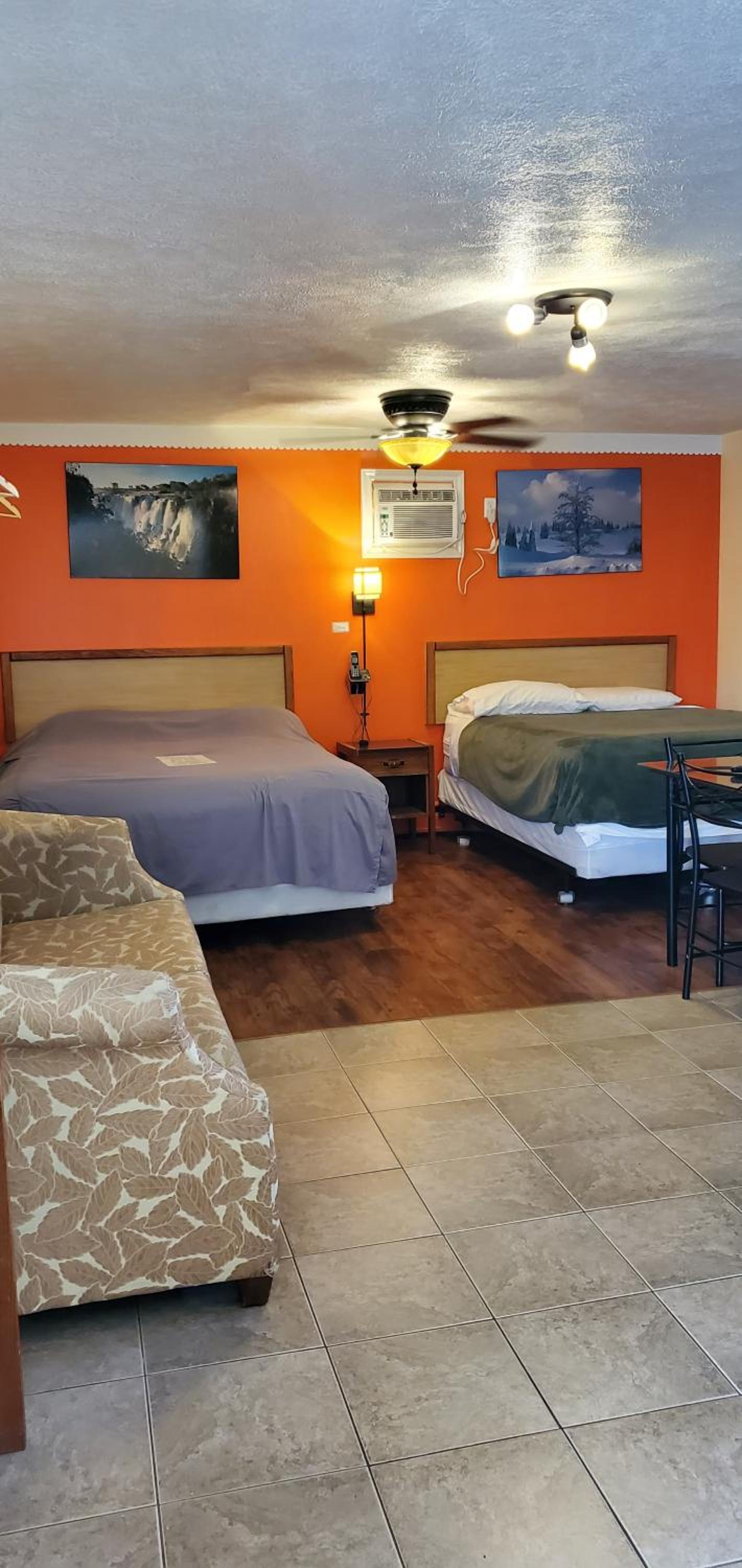 Sunparlor Motel