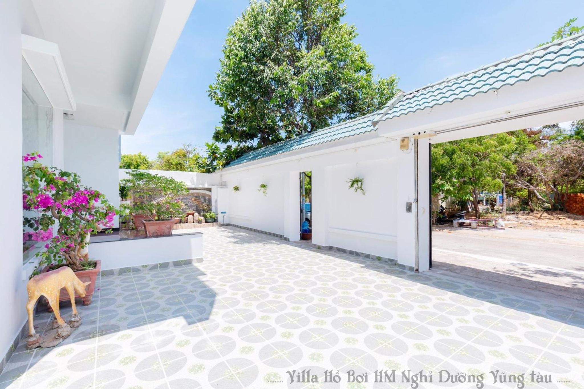 Villa GOLD DAY Hồ bơi BIDA KARAOKE view 4