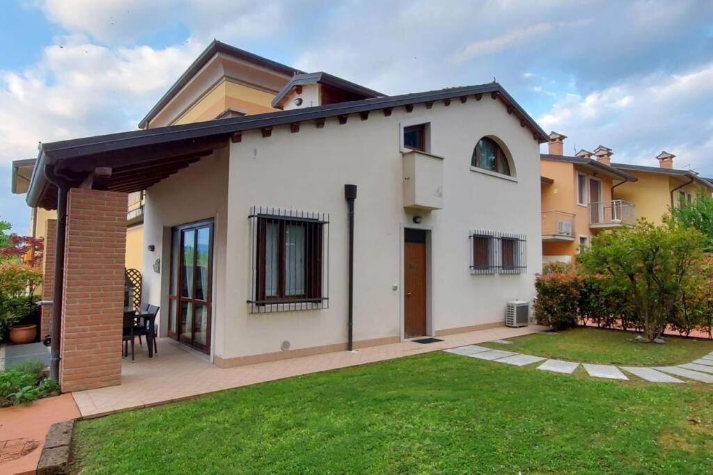 3 Bedroom Villa, Lake Garda view 2