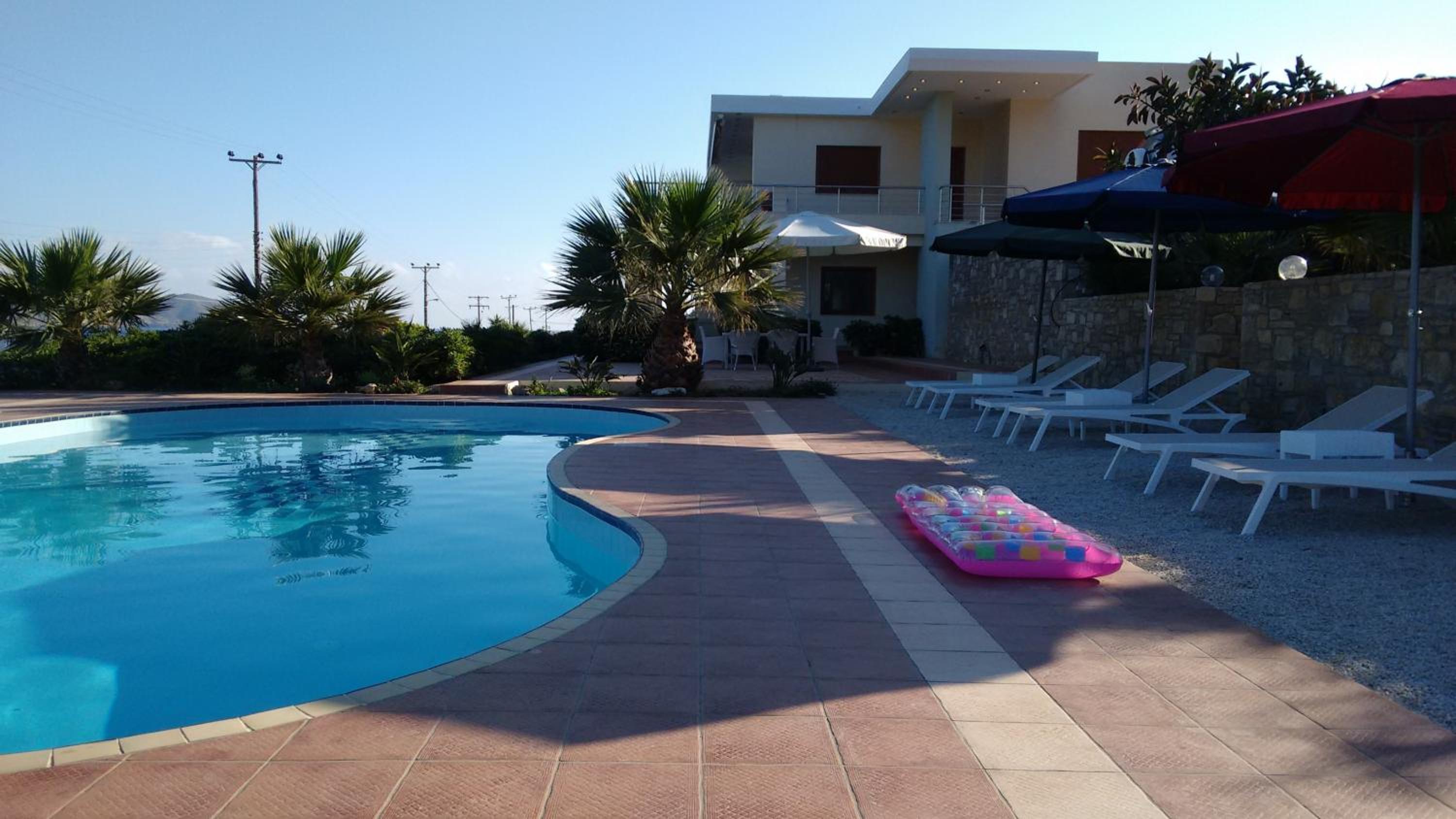 Tholos Bay Suites