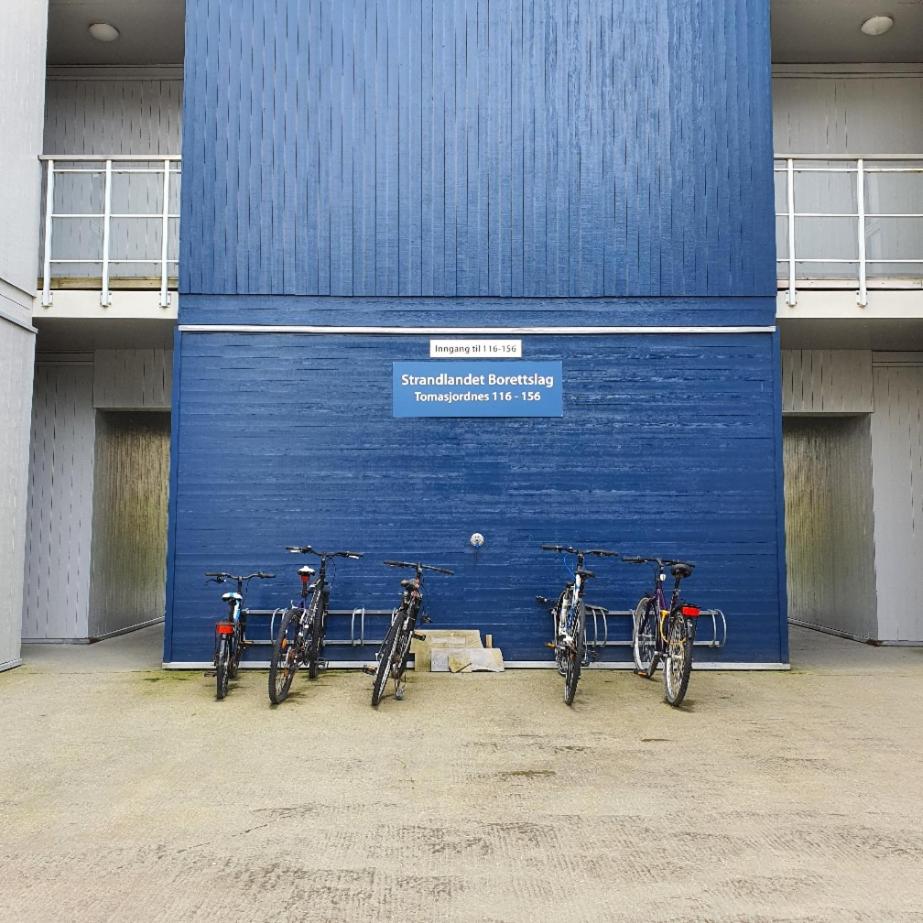 Northern Dreams Apartment with free parking view 5