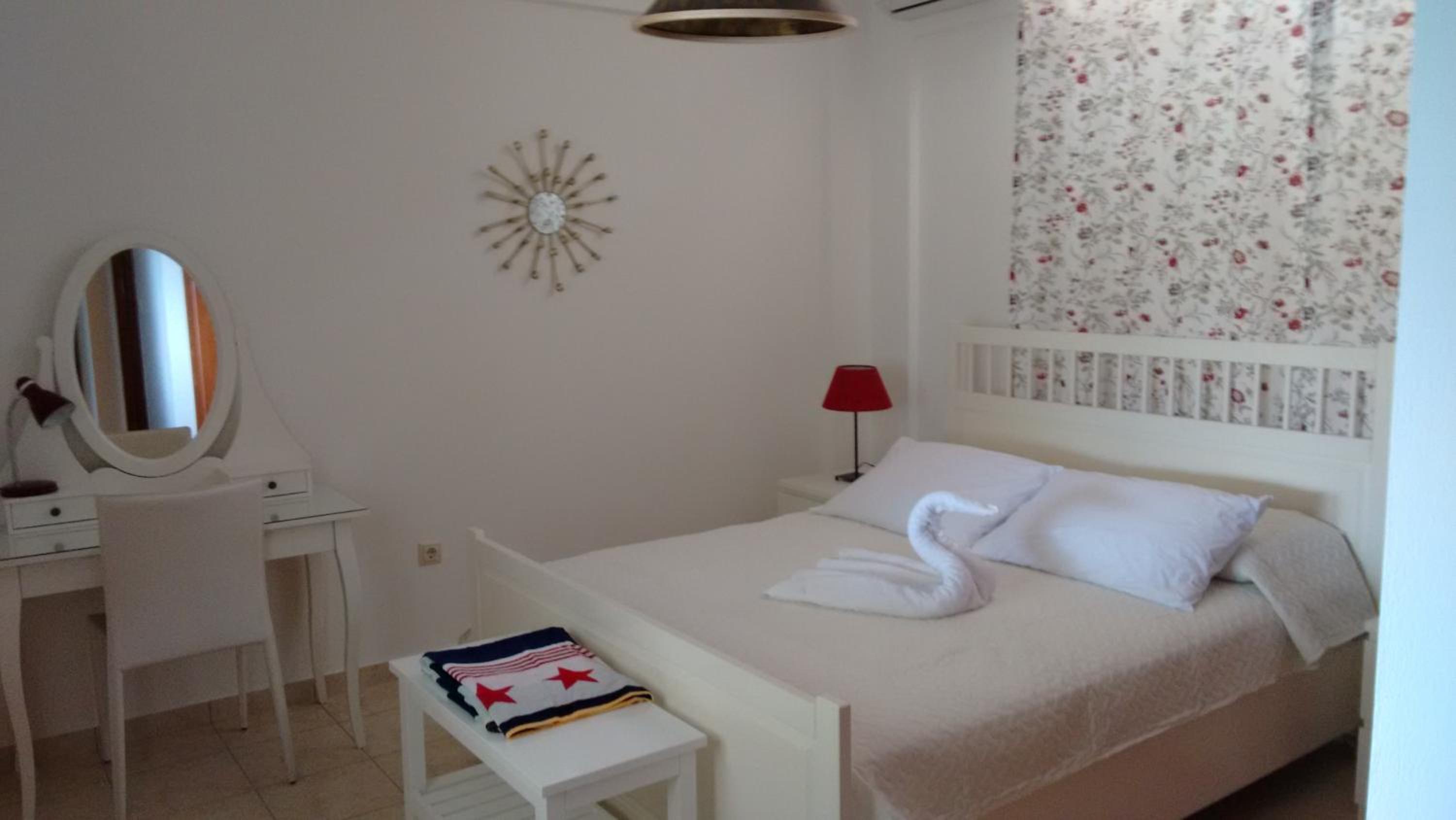 Tholos Bay Suites