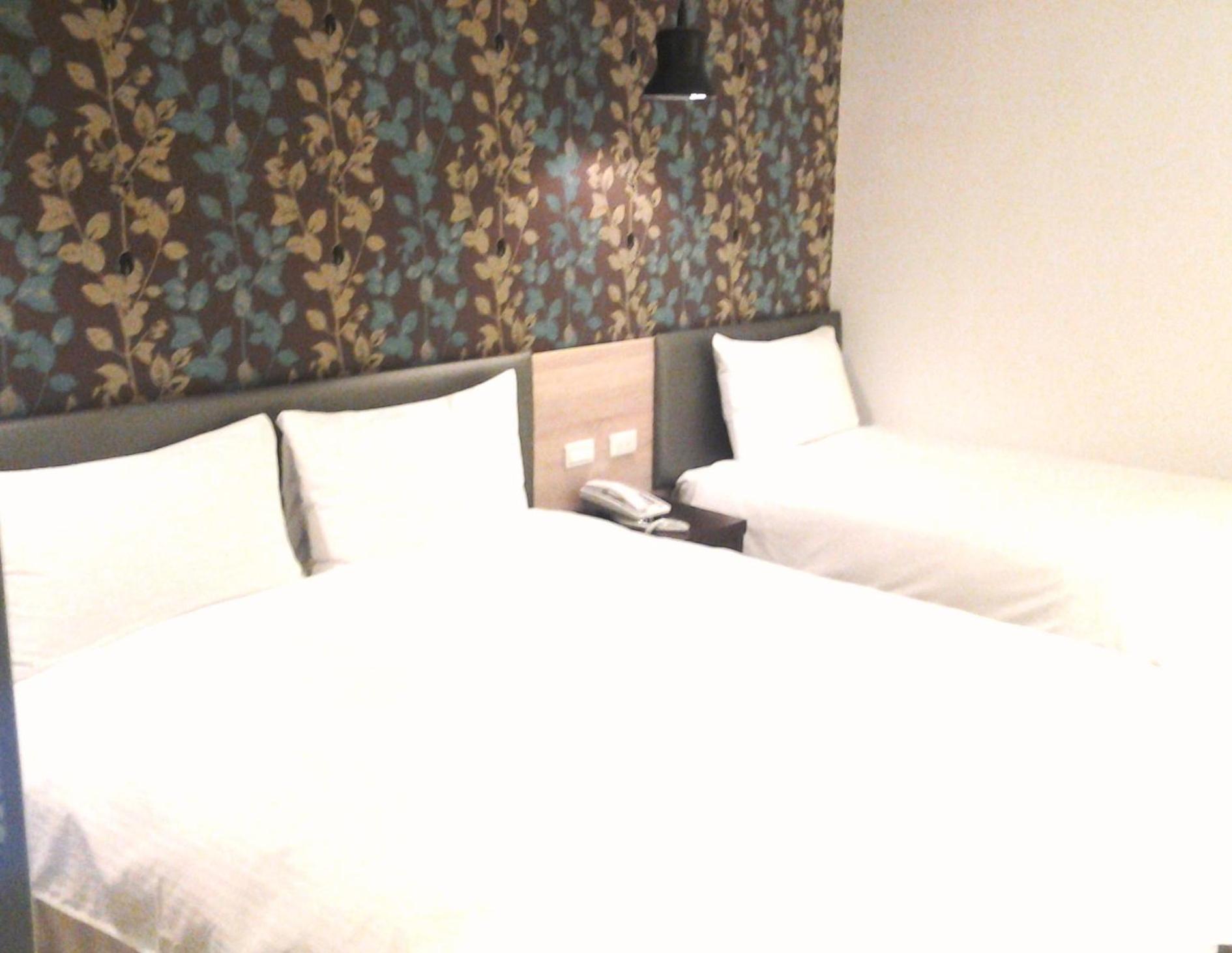Queens Hotel II