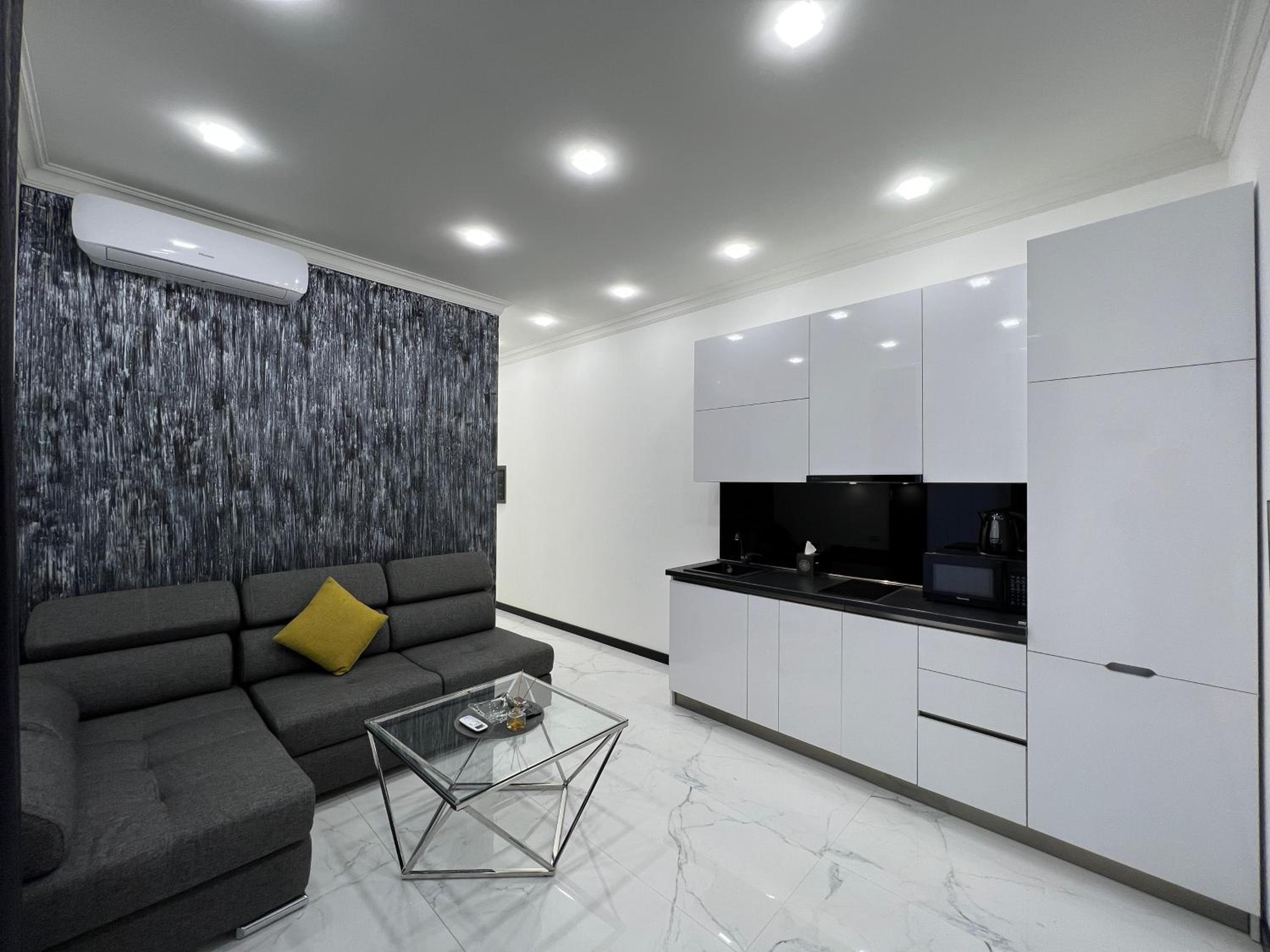 Mesrop Mashtots Avenue 3, 1 bedroom New Euro Renoavted, Modern apartment PR311