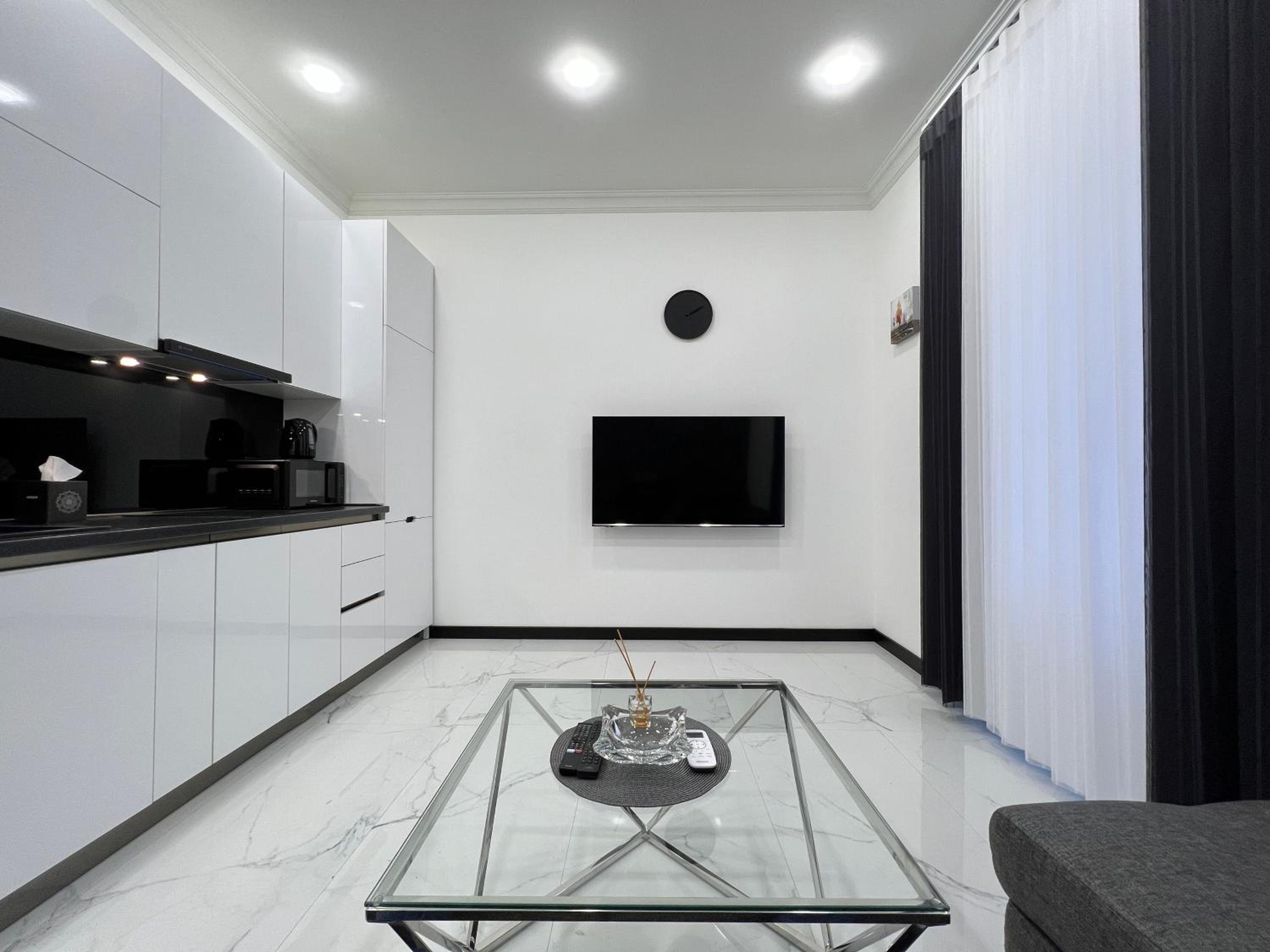 Mesrop Mashtots Avenue 3, 1 bedroom New Euro Renoavted, Modern apartment PR311