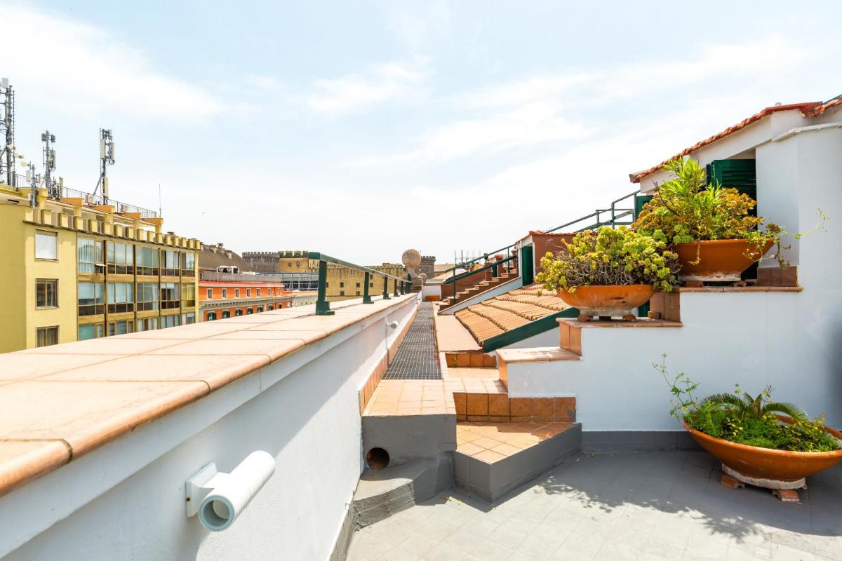 Jacuzzi on the rooftop by Wonderful Italy