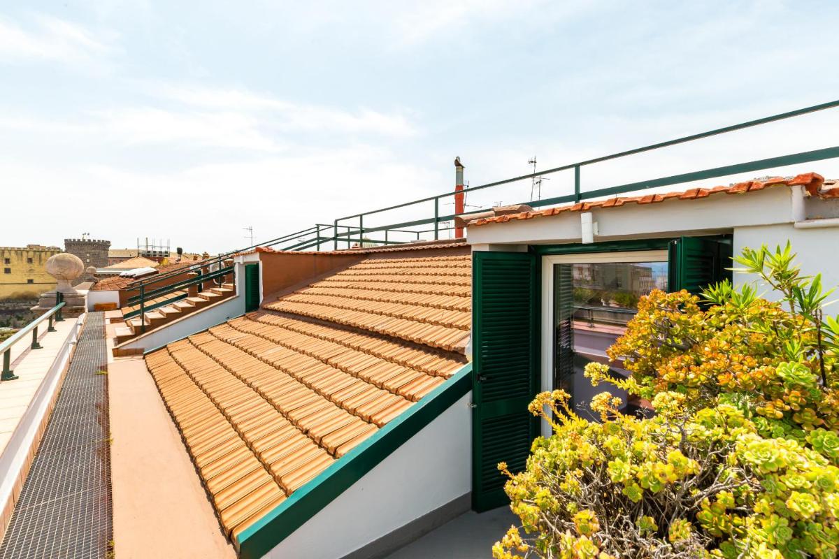 Jacuzzi on the rooftop by Wonderful Italy