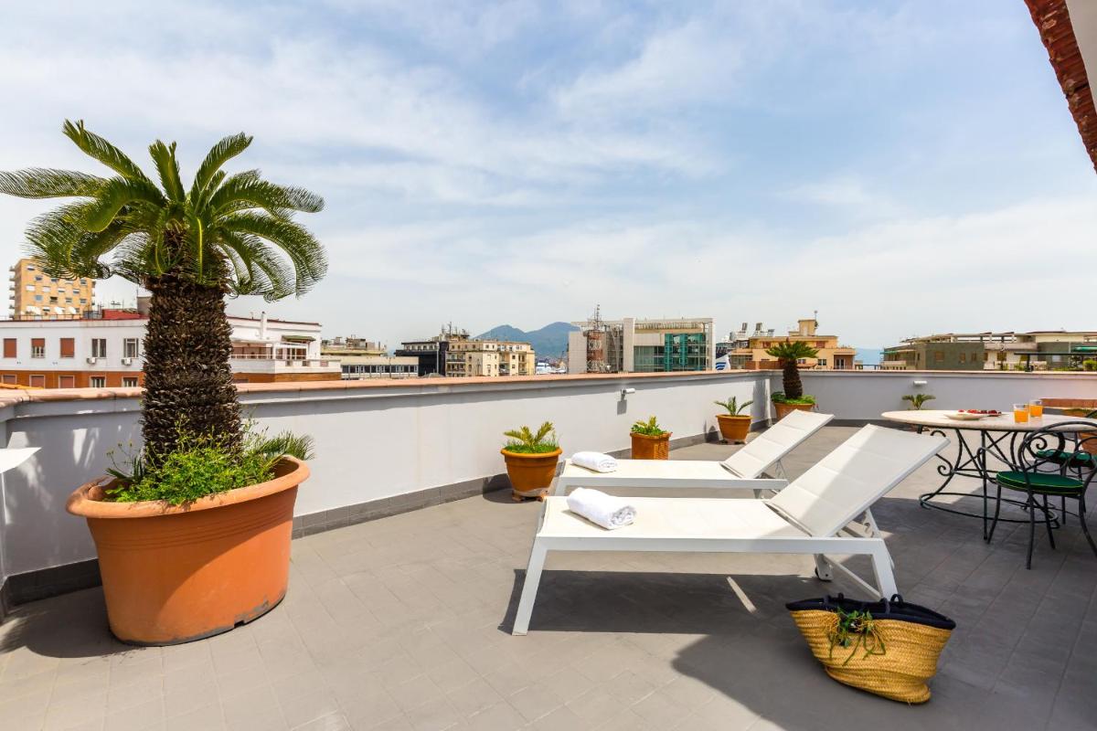 Jacuzzi on the rooftop by Wonderful Italy