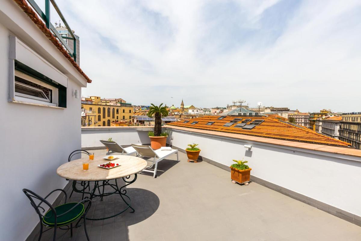 Jacuzzi on the rooftop by Wonderful Italy