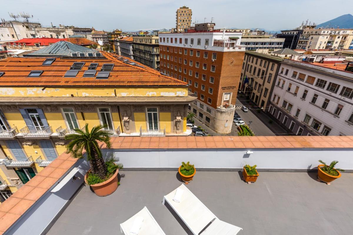 Jacuzzi on the rooftop by Wonderful Italy
