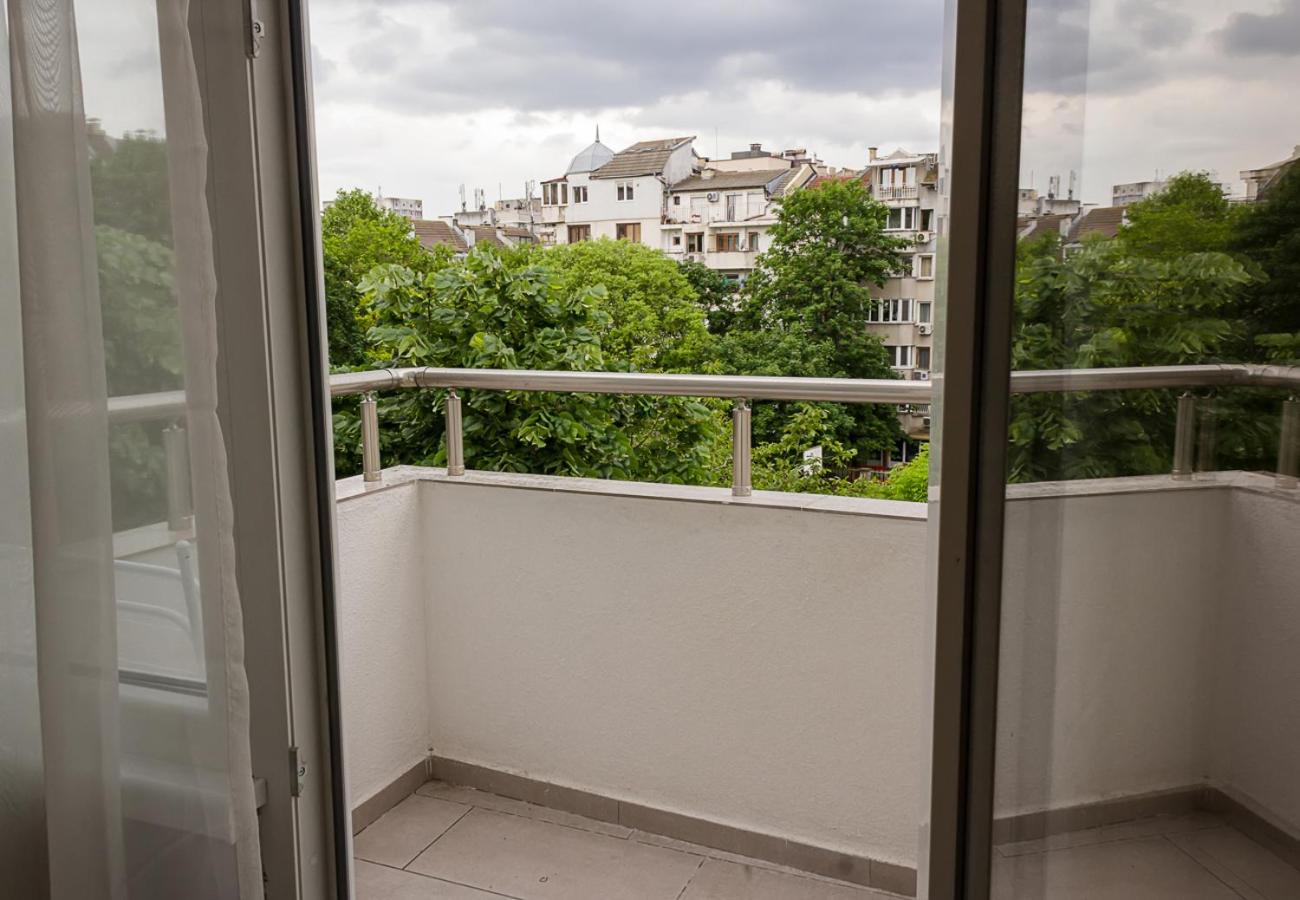 Sea Garden Varna - 2BD Flats with Desk & Balcony