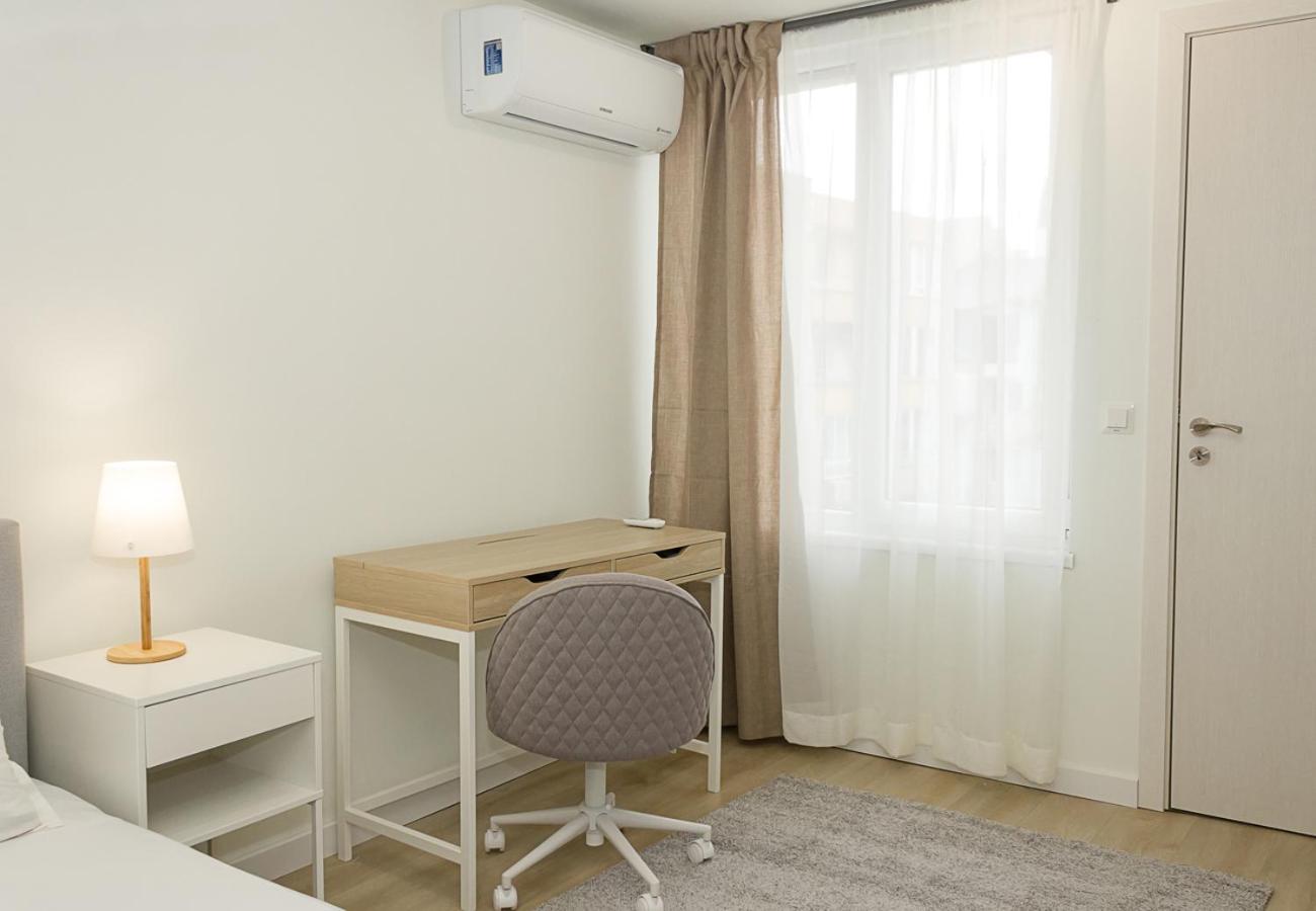Sea Garden Varna - 2BD Flats with Desk & Balcony