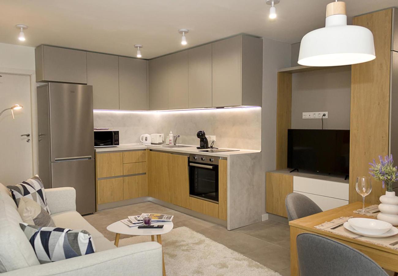 Sea Garden Varna - 2BD Flats with Desk & Balcony