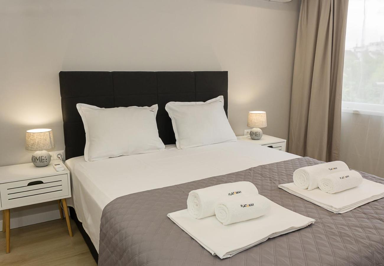 Sea Garden Varna - 2BD Flats with Desk & Balcony