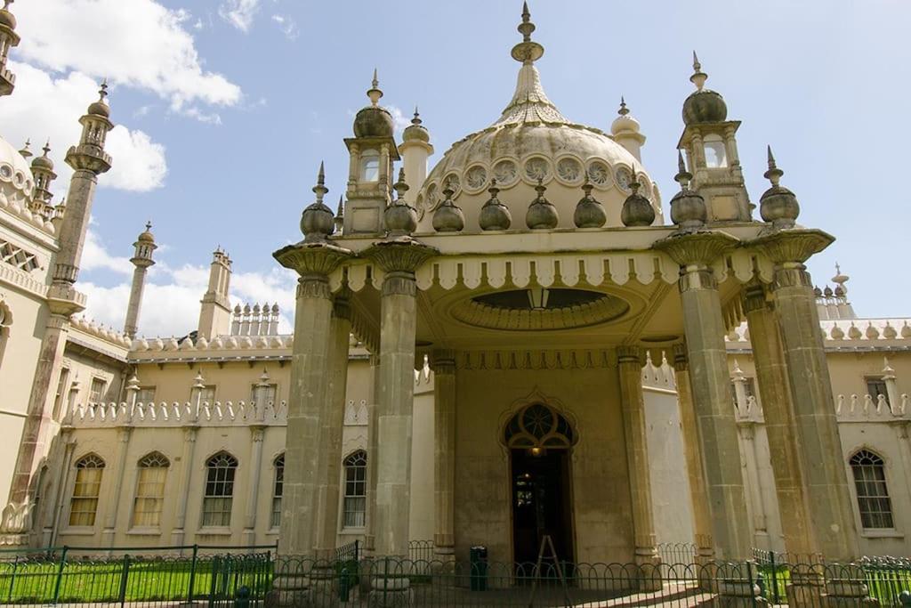 Brighton Pavilion Gatehouse