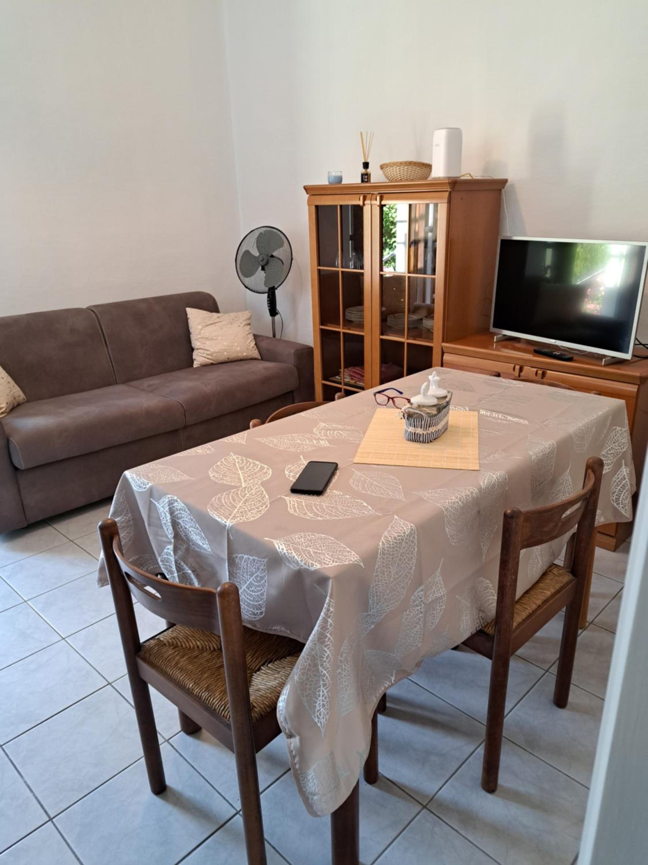 Green & Blue House photo 5