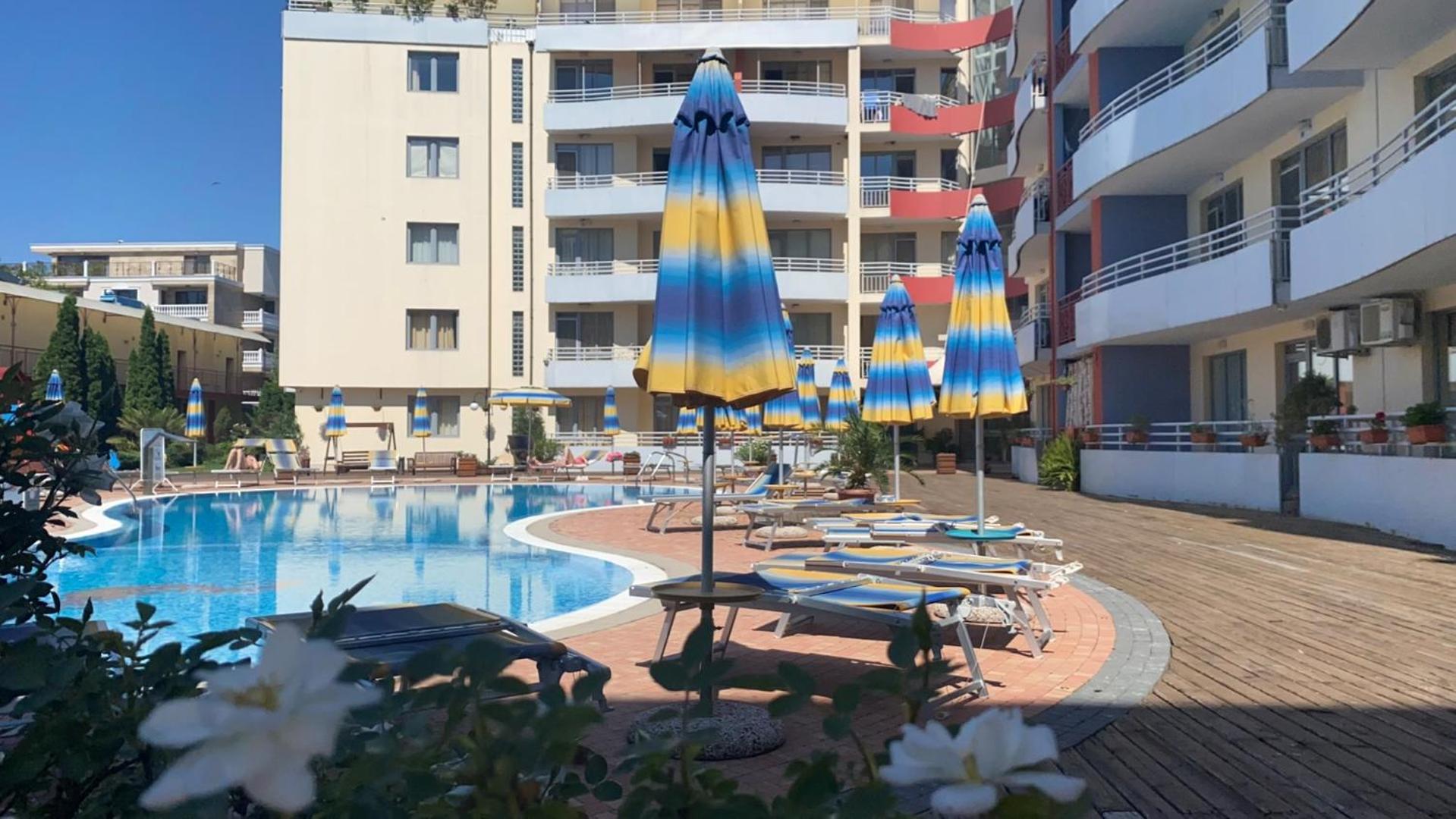 Bratanov Central Plaza apartments