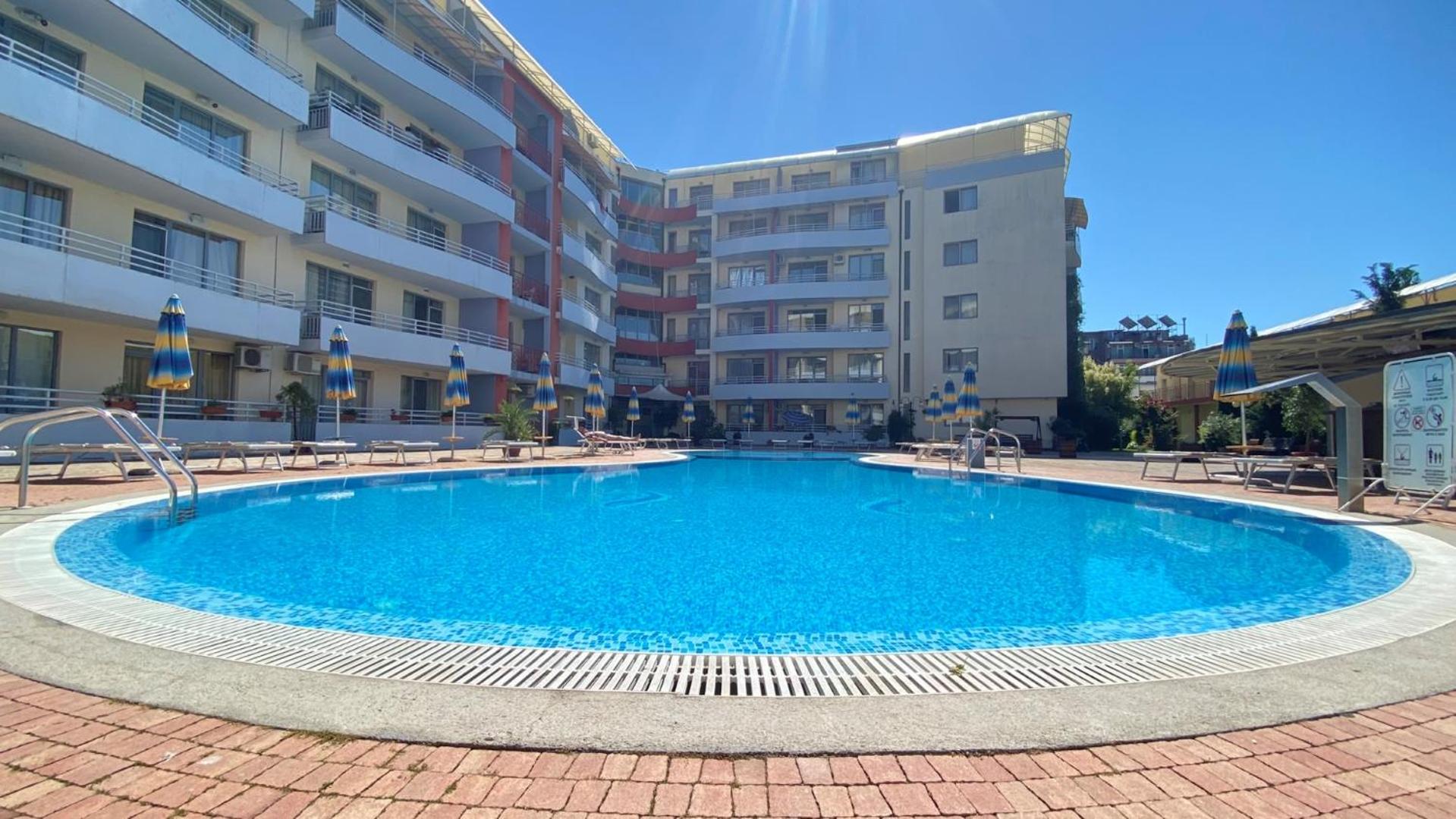 Bratanov Central Plaza apartments