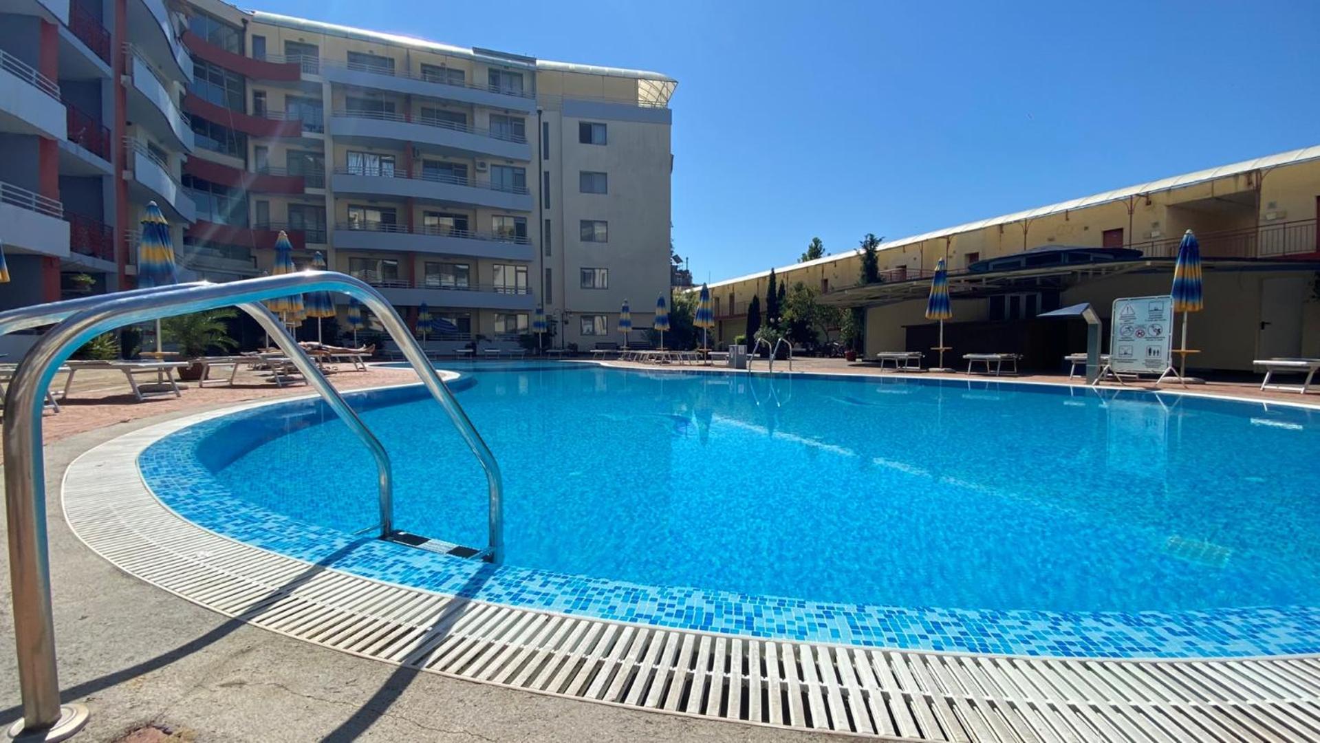 Bratanov Central Plaza apartments