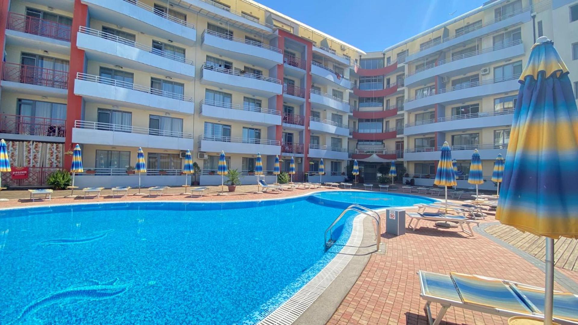Bratanov Central Plaza apartments