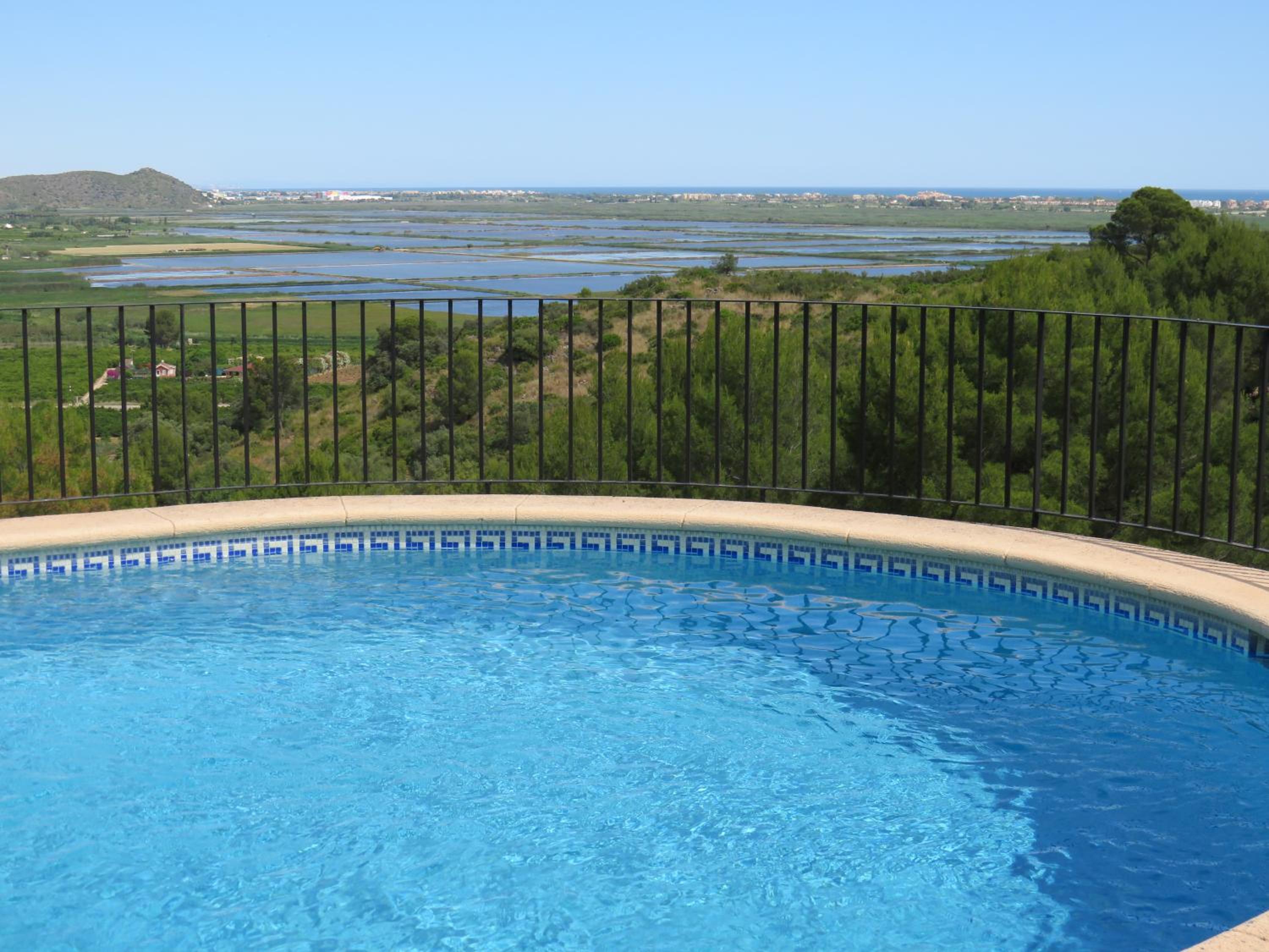 Maison avec logement indépendant, piscine privée et vue mer
