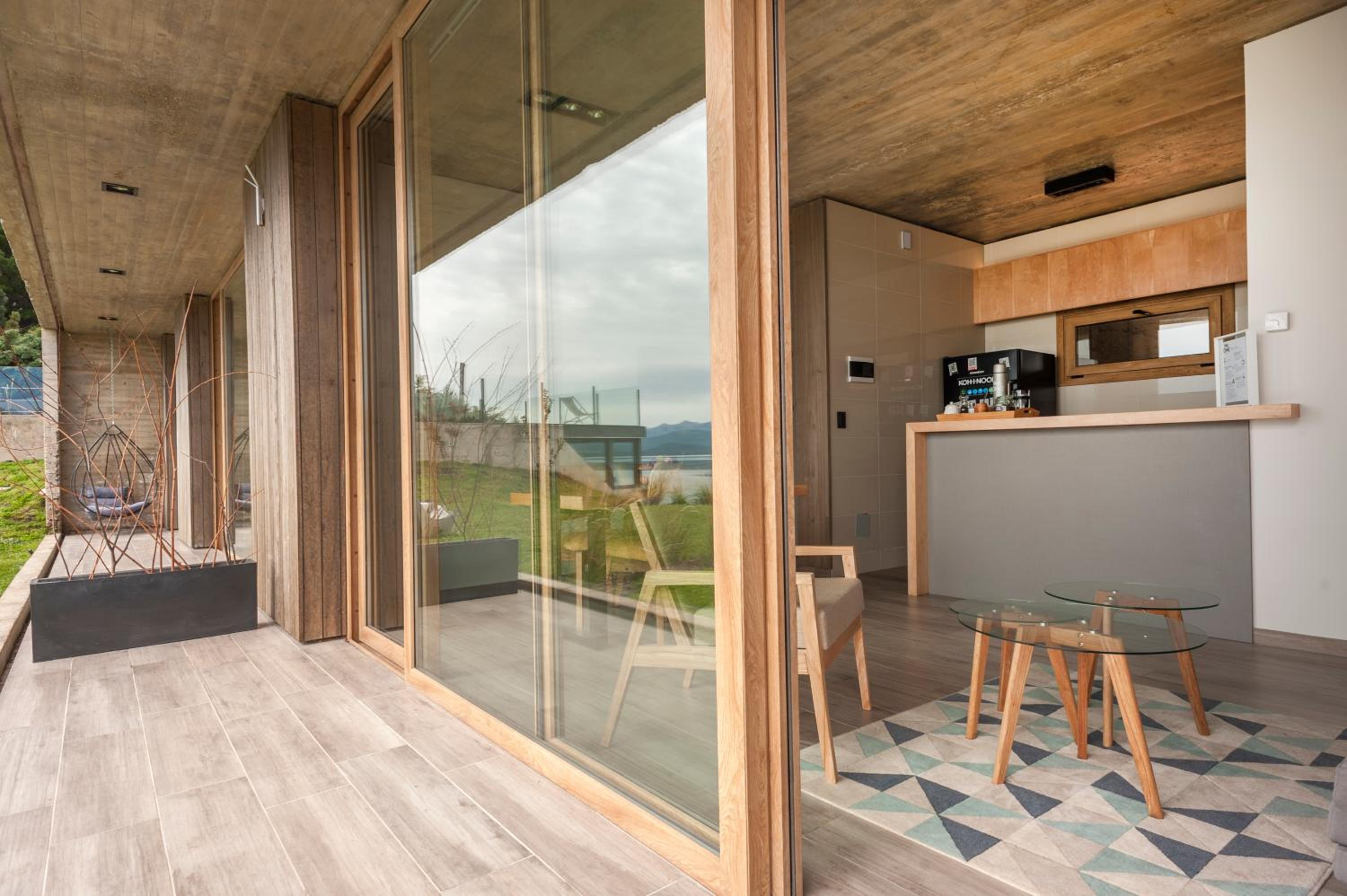 Wa One Lake Homes