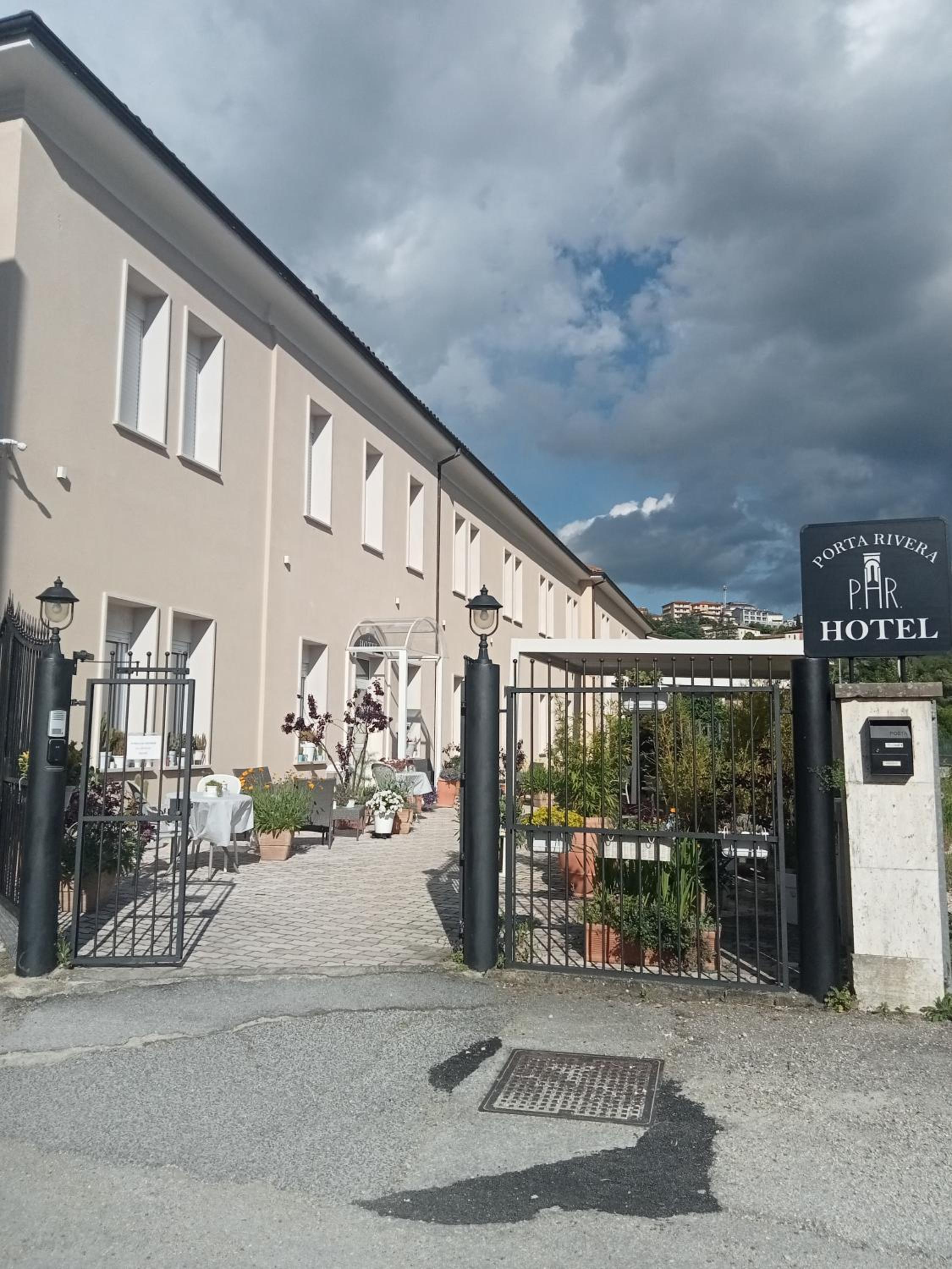 Hotel Porta Rivera - Image 1