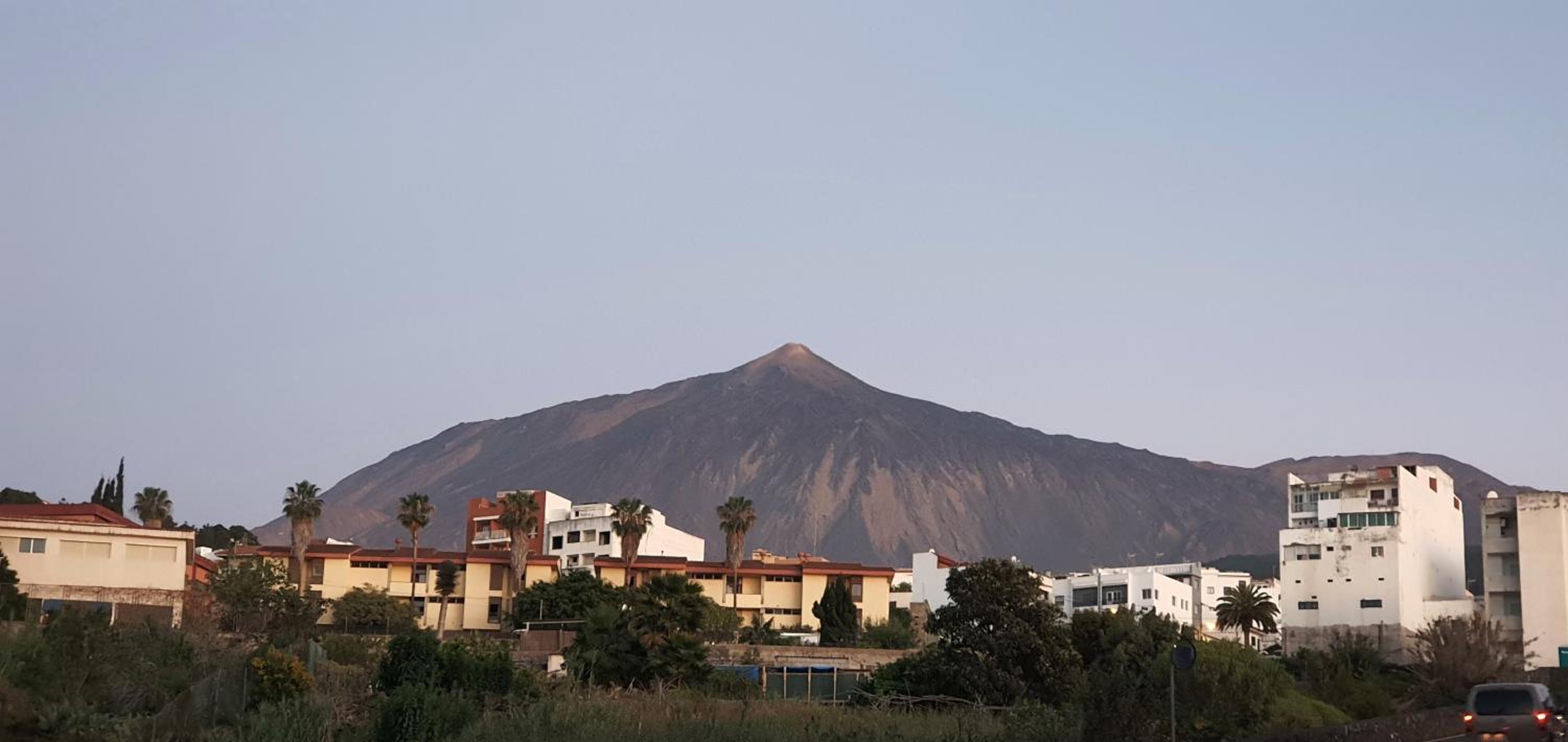 Terraza, céntrico pueblo + aparcamiento cerca