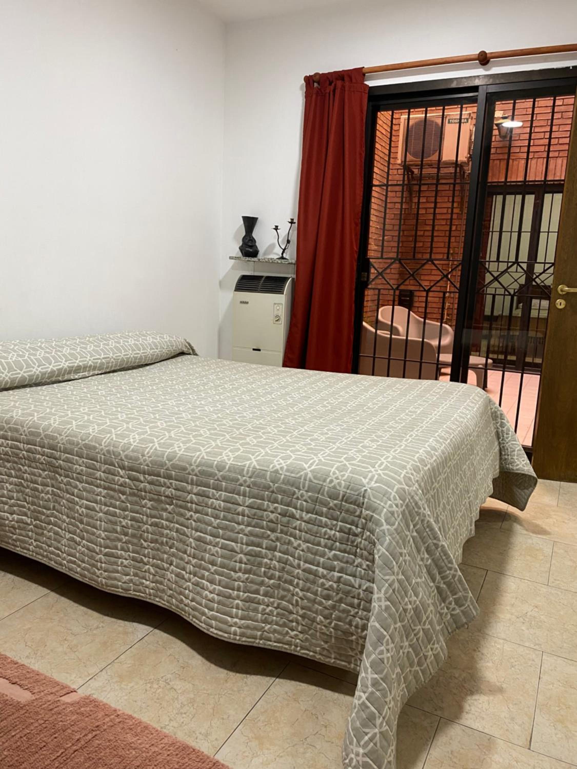 Excelente y amplio dpto 3 dormitorios c cochera privada