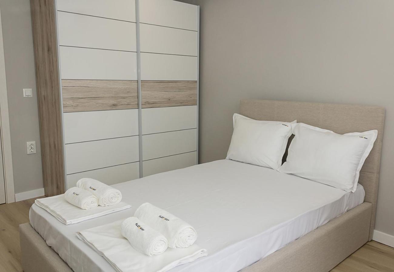 Sea Garden Varna - 2BD Flats with Desk & Balcony