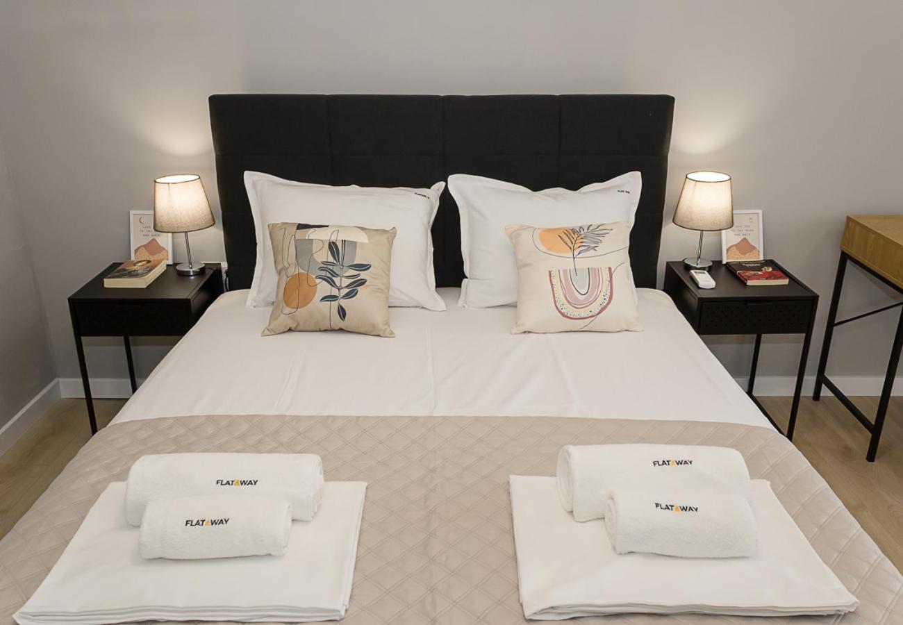 Sea Garden Varna - 2BD Flats with Desk & Balcony