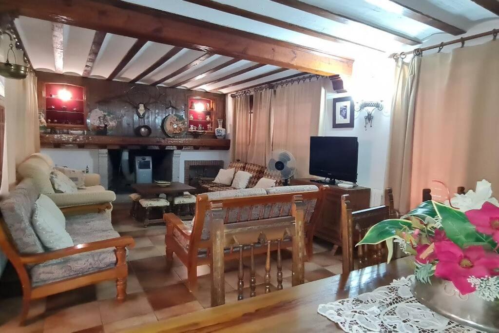 Casa Rural Emilia