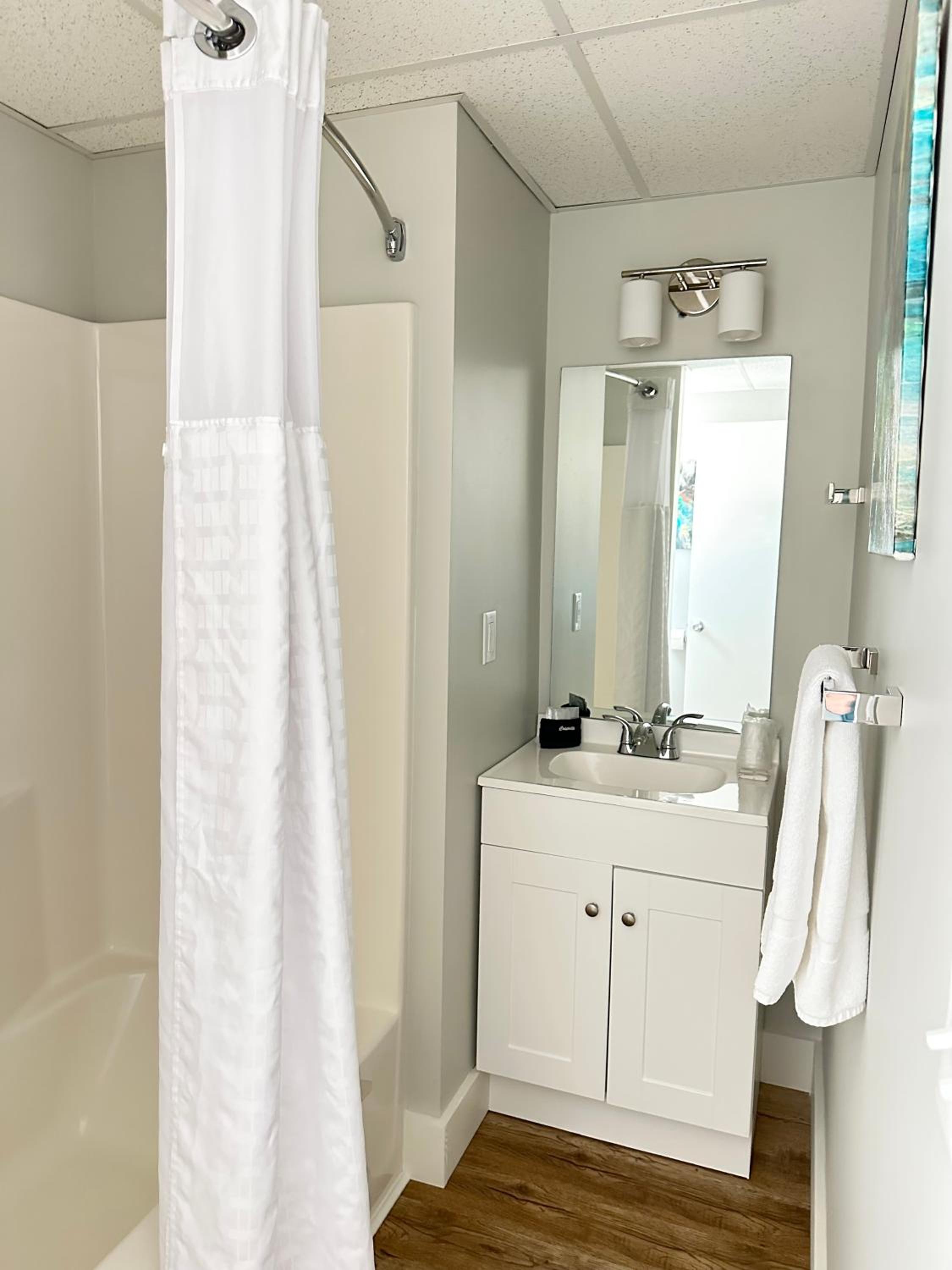 Abellona Inn & Suites