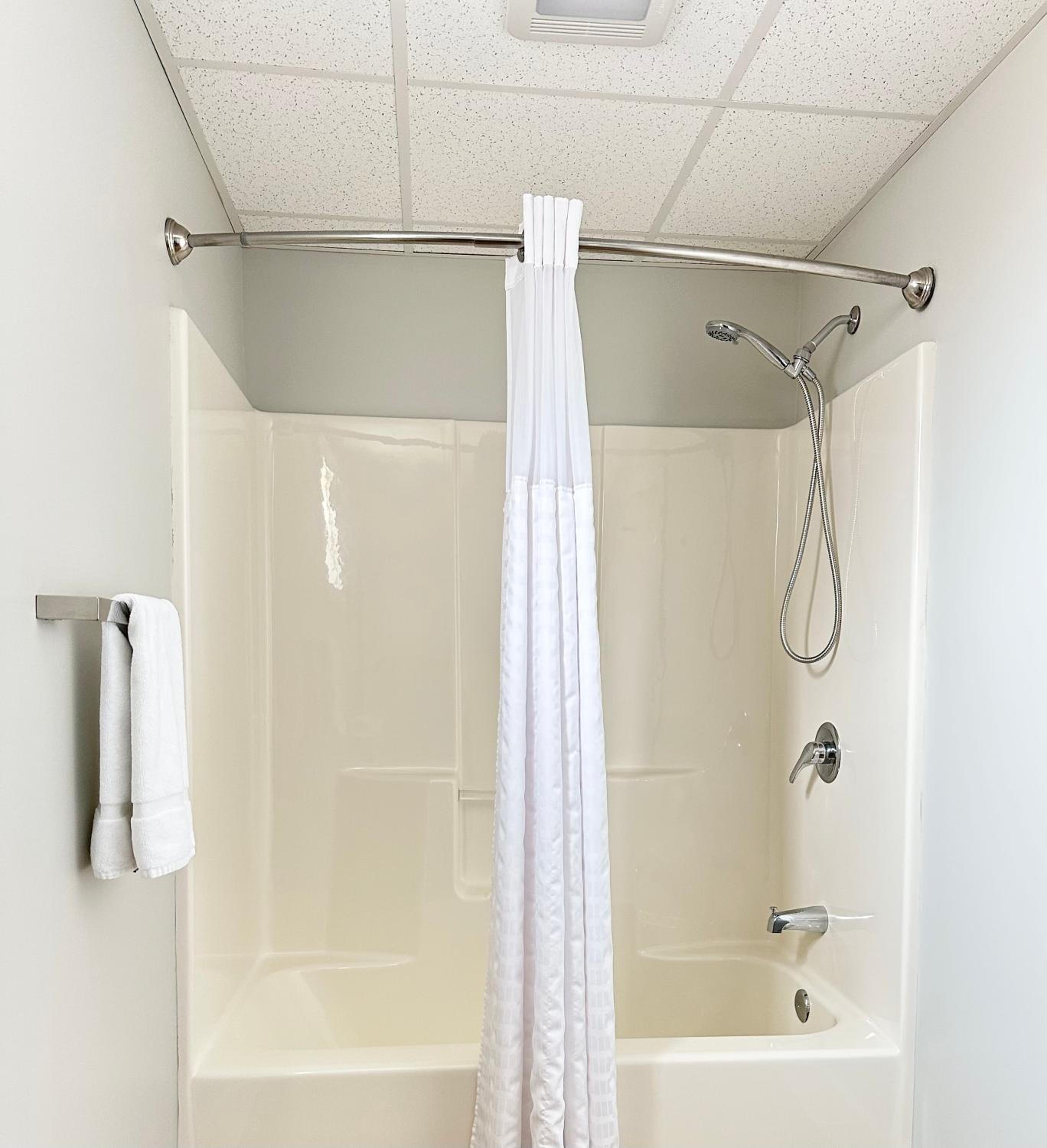 Abellona Inn & Suites