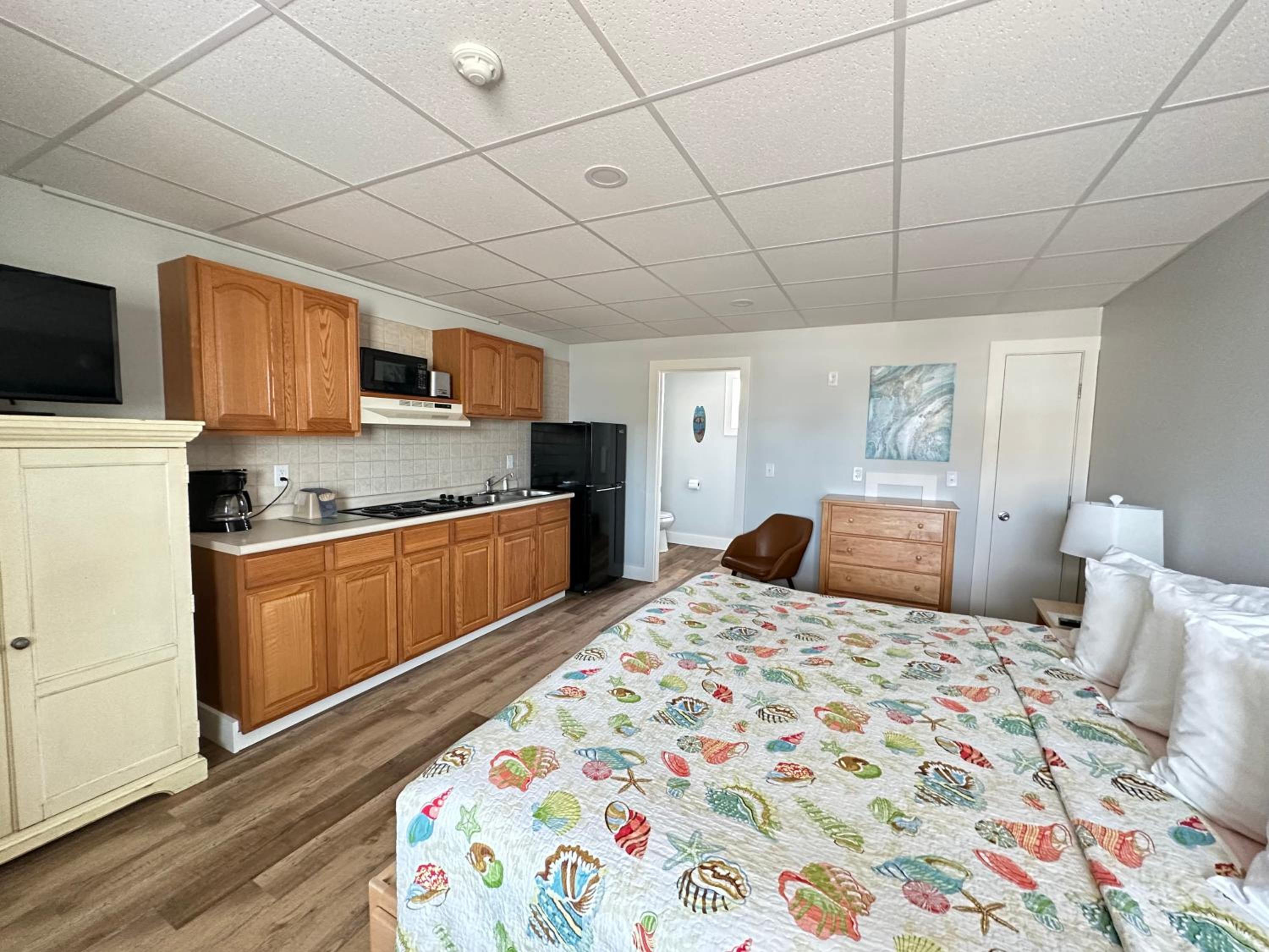 Abellona Inn & Suites